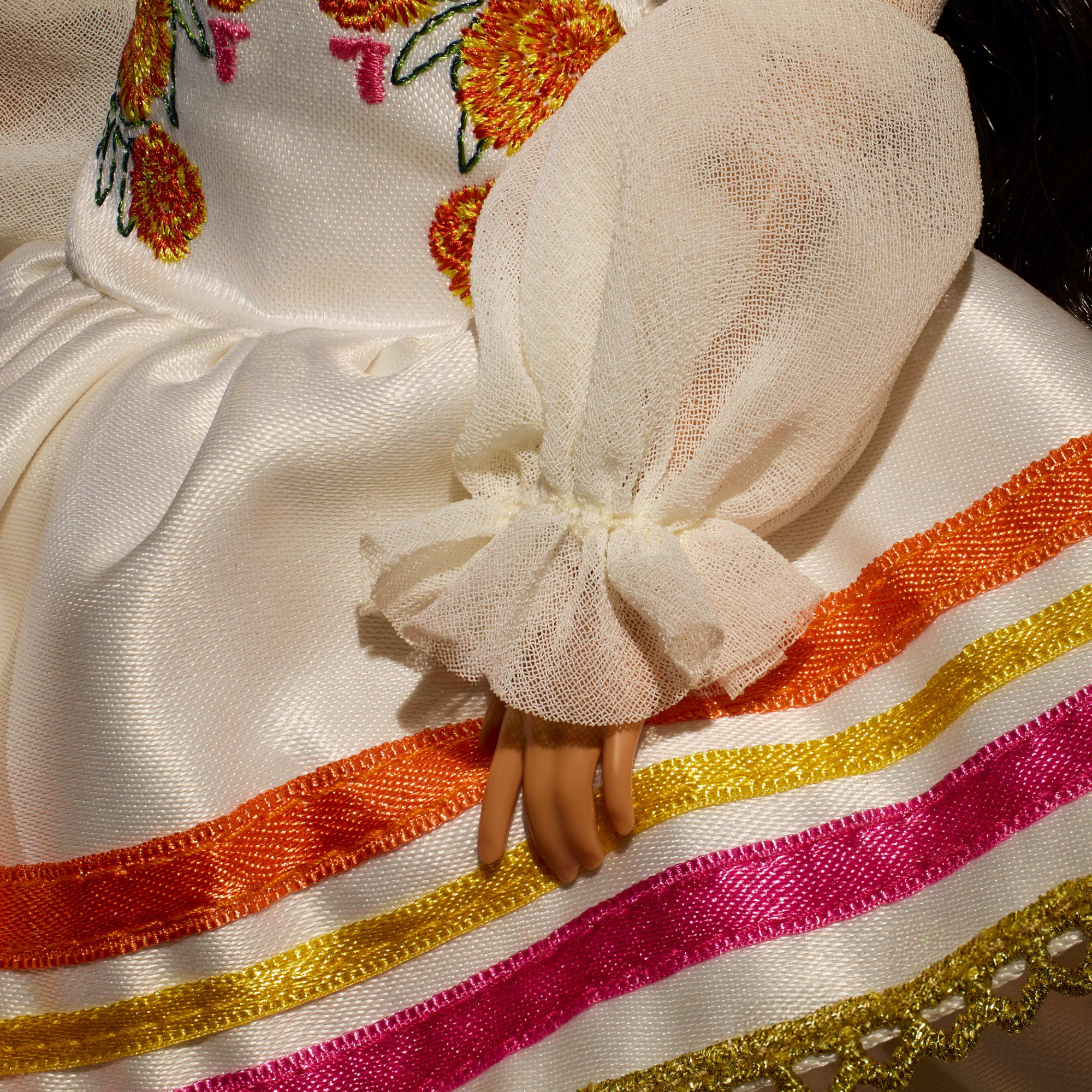 Barbie Signature Día De Muertos 2025 Collectible Doll in Ruffled Cream Gown - Image 4