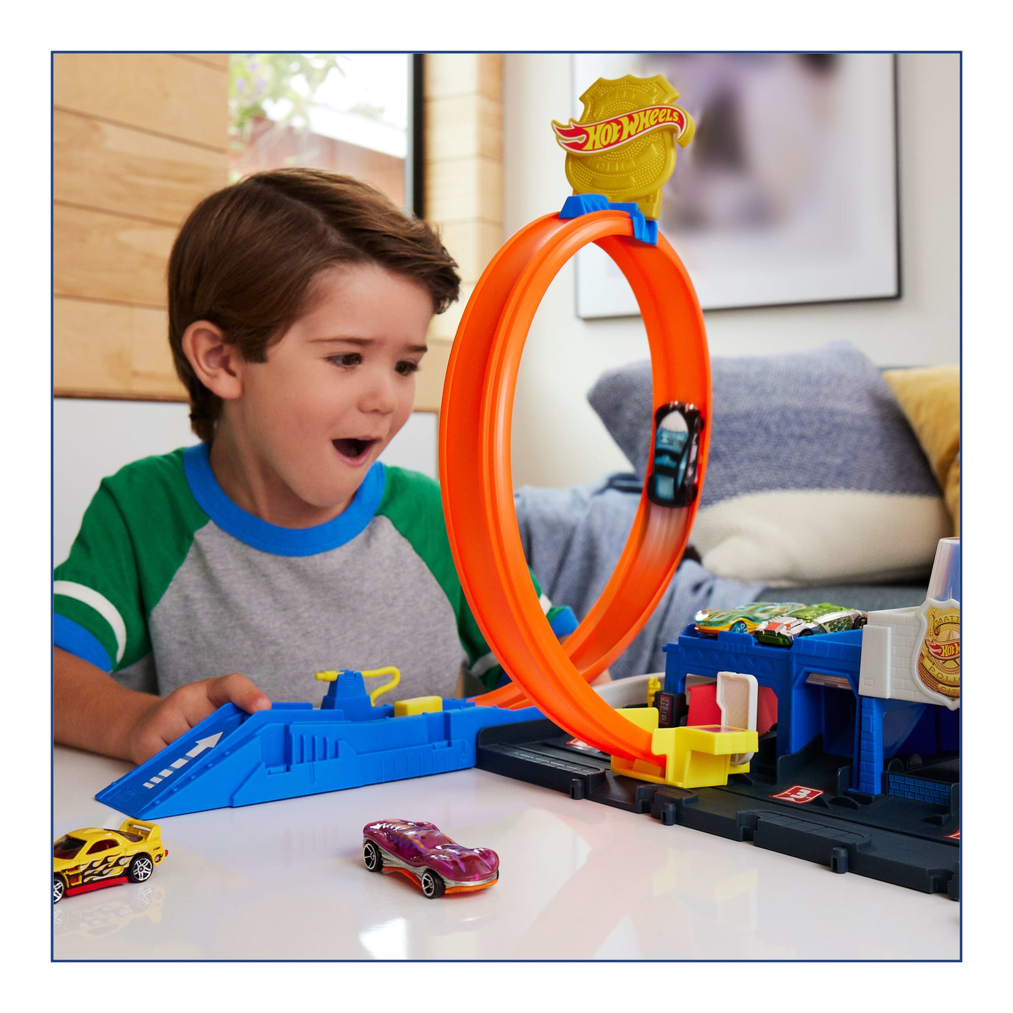 Hot Wheels City Super Police Station Playset With 1:64 Scale Police Toy Car & Adjustable Track Loop - Image 2