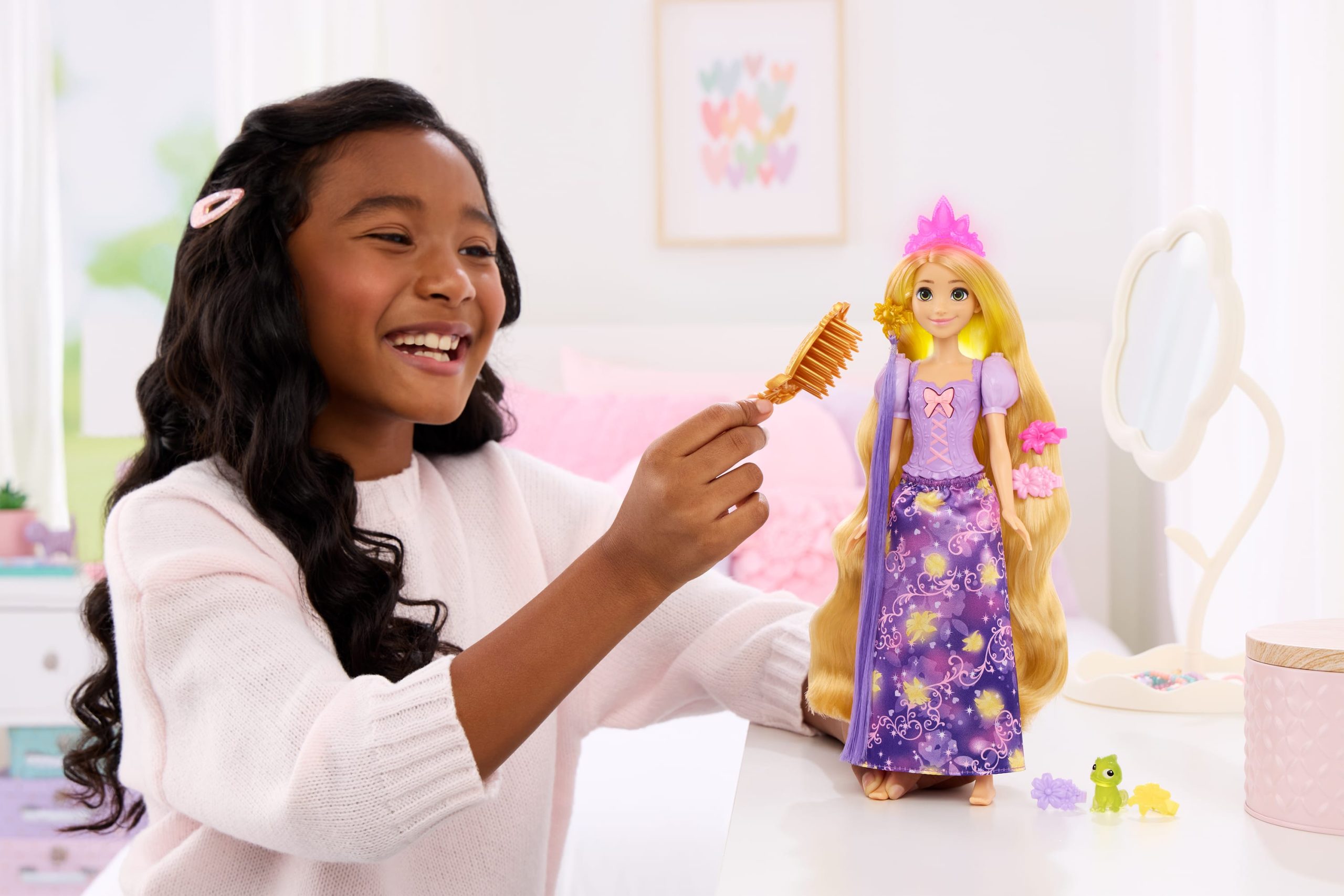 Disney Princess Light-Up Hair Rapunzel Fashion Doll W/ 5 Ways To Glow. Pascal Figure & 7 Accessories - Image 2