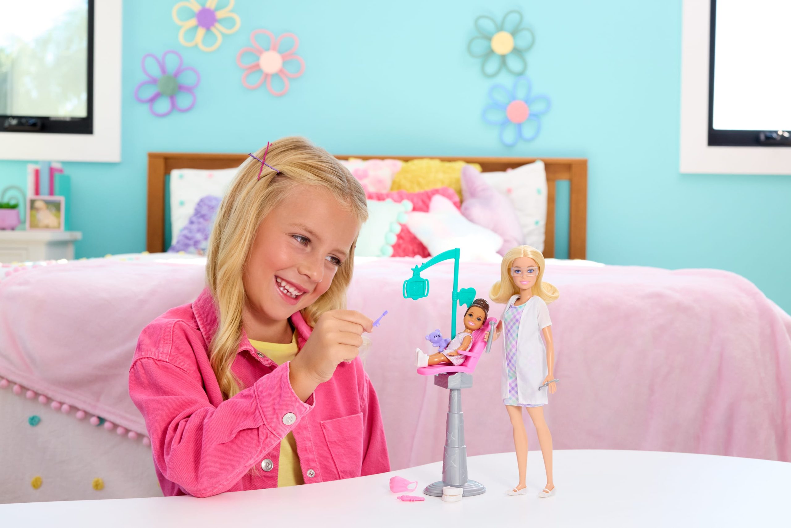 Barbie Careers Dentist Playset With Blonde Fashion Doll. Small Doll. Examination Chair & Accessories - Image 2