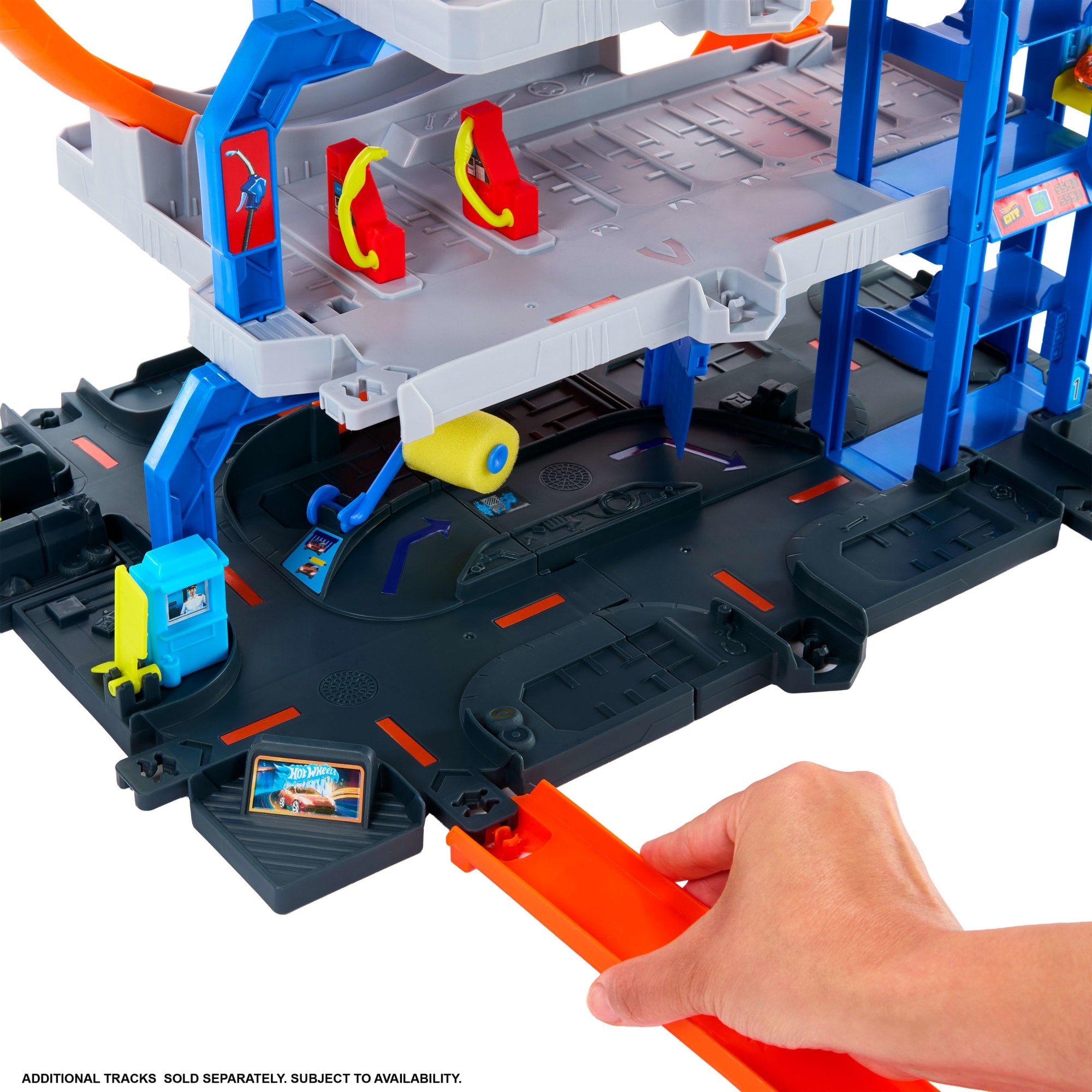 Hot Wheels MEGA Loop Garage Playset With 1 Die-Cast Toy Car & 1 Toy Helicopter in 1:64 Scale - Image 5