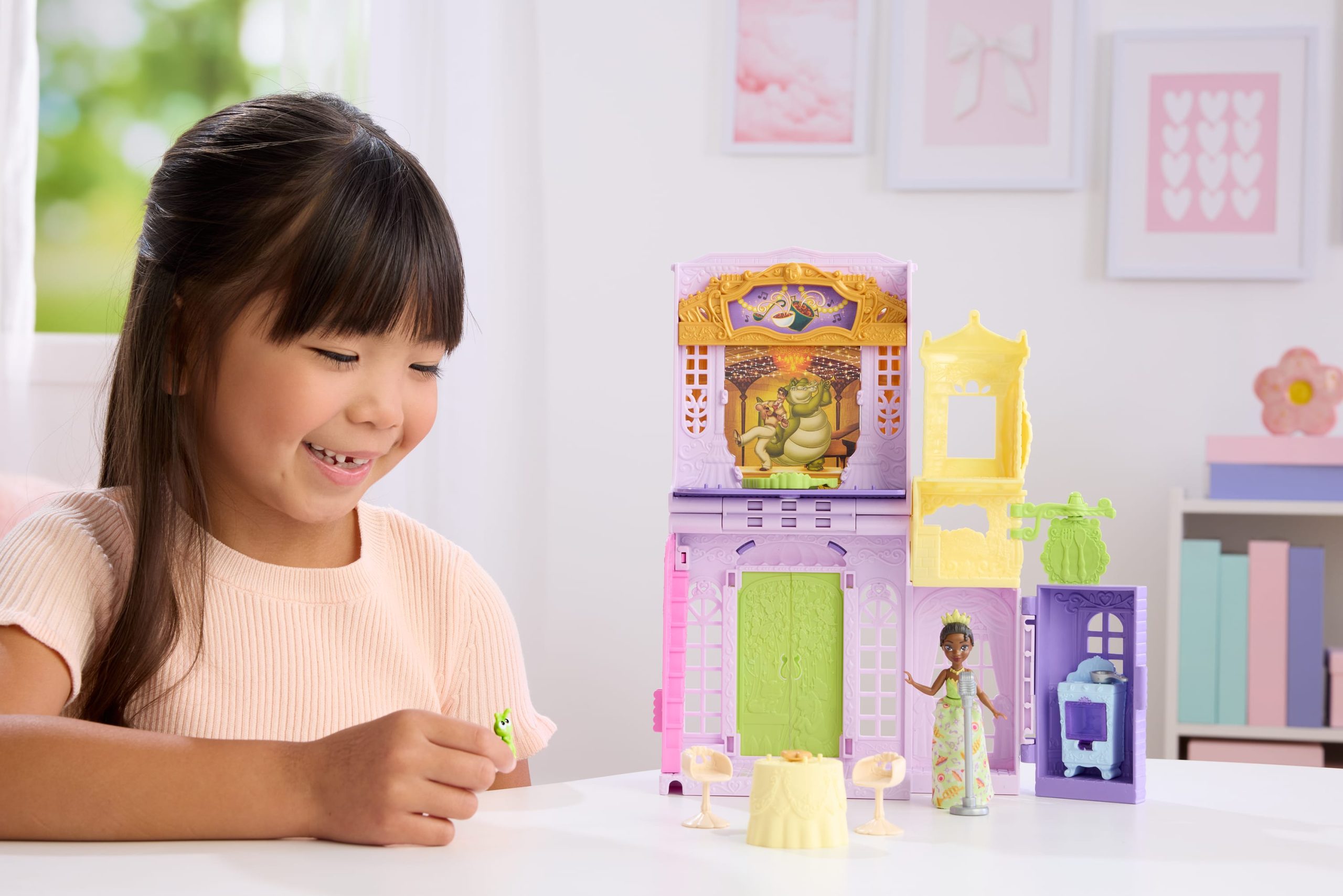 Disney Princess Tiana's Palace Restaurant Small Doll Playset With Friend. Furniture & Accessories - Image 2