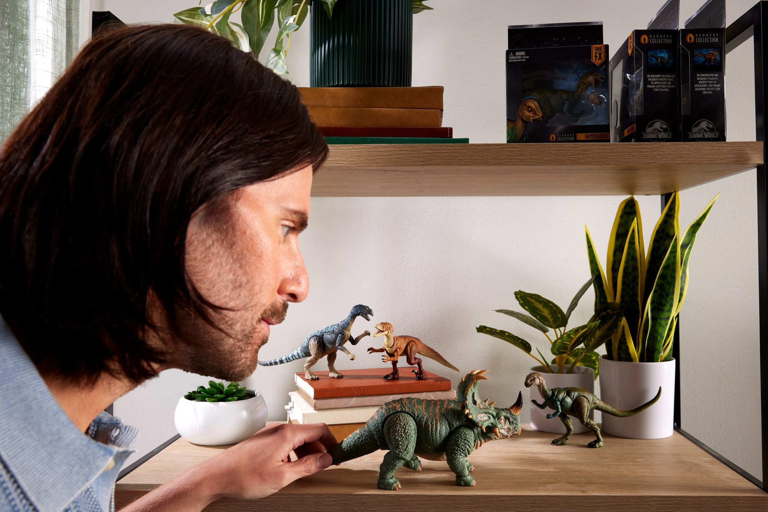 Jurassic World Hammond Collection Sinoceratops Deluxe Articulated Action Figure Large Size - Image 2