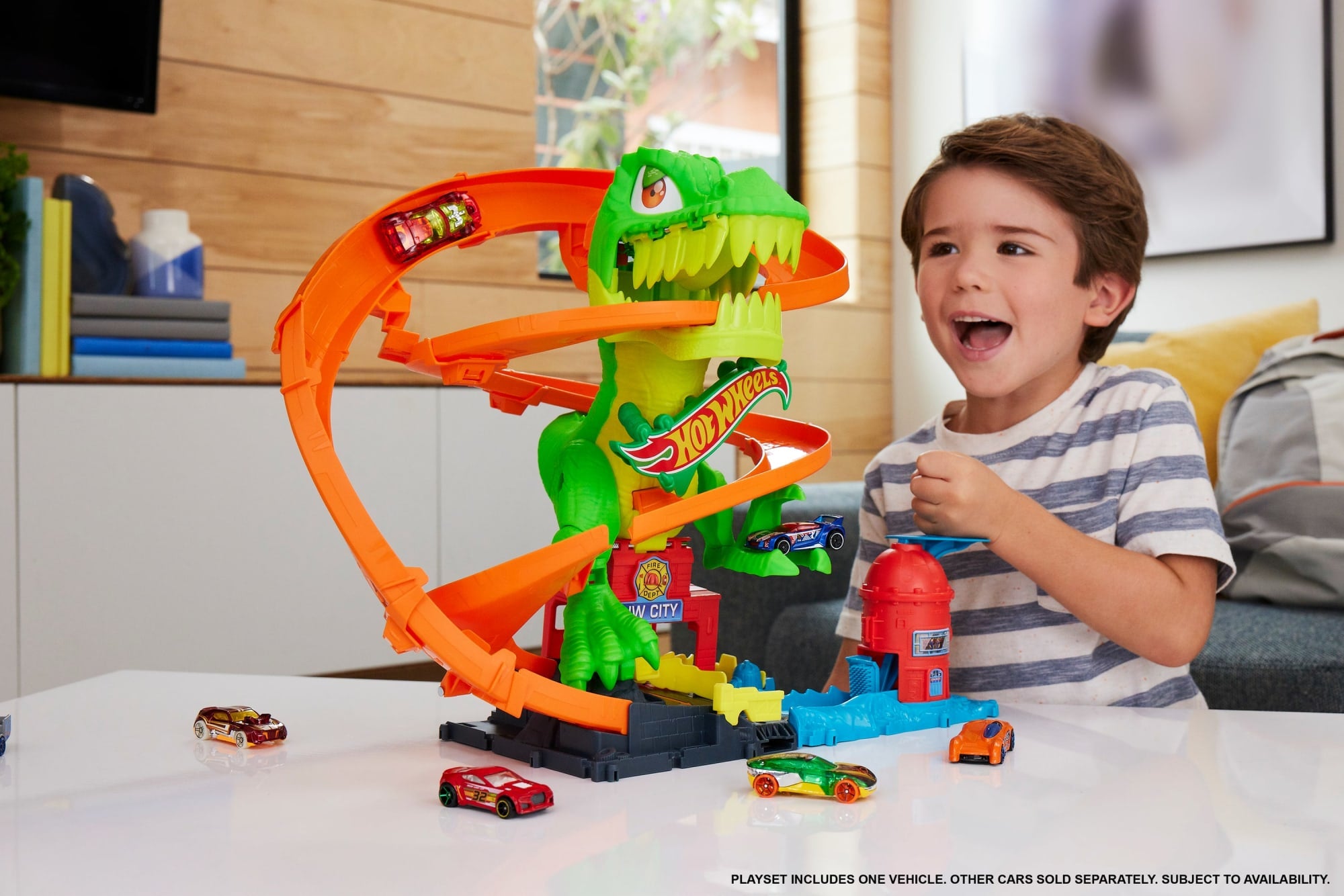 Hot Wheels City T-Rex Blaze Battle Playset & 1:64 Scale Die-Cast Car. Dinosaur Nemesis - Image 2