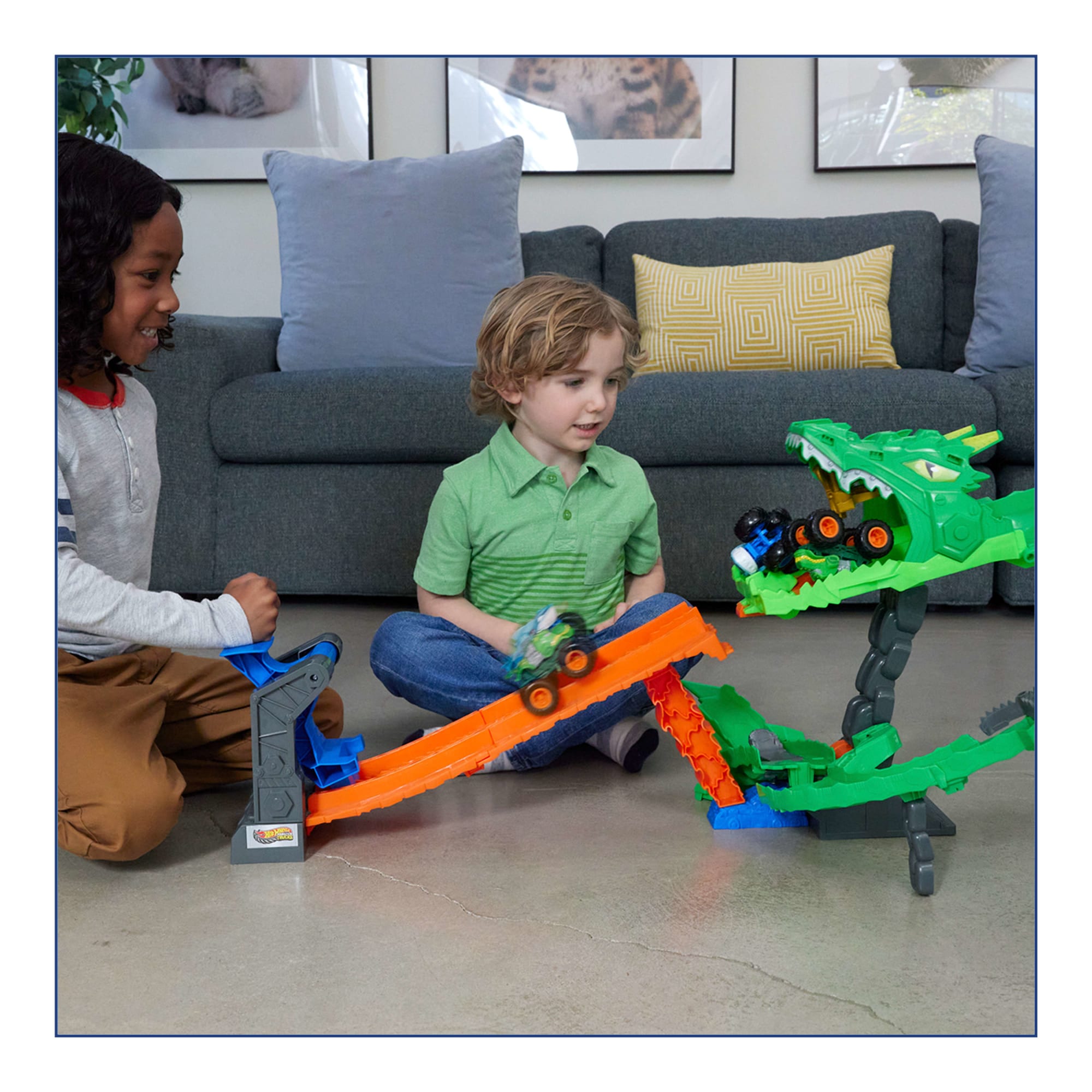 Hot Wheels Monster Trucks Sharks vs Dinos Dragon Destruction Playset & 2 Toy Trucks - Image 2
