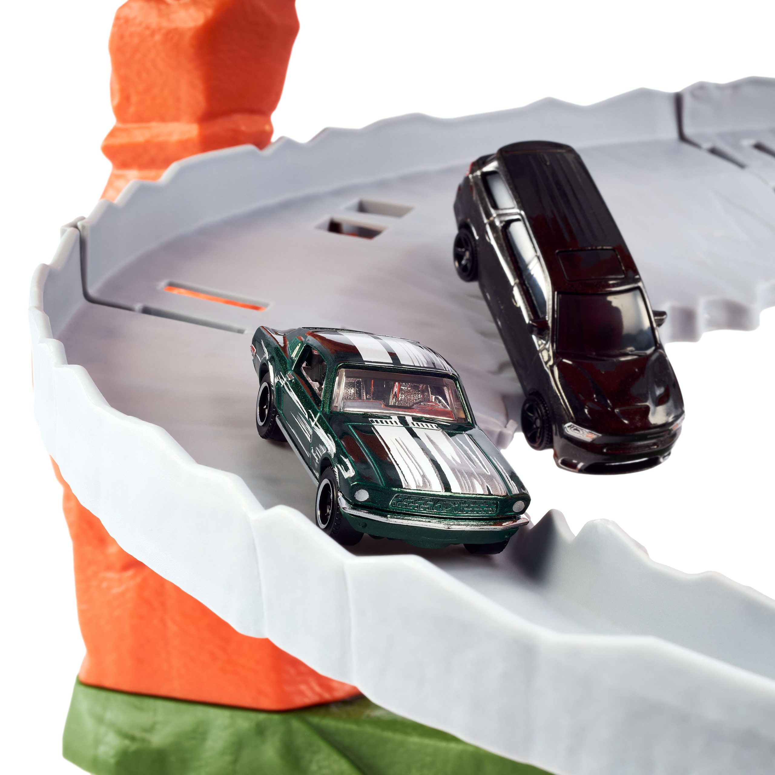 Matchbox The Movie Mountain Helicopter Escape Playset With 2 Toy Cars & 1 Helicopter - Image 4
