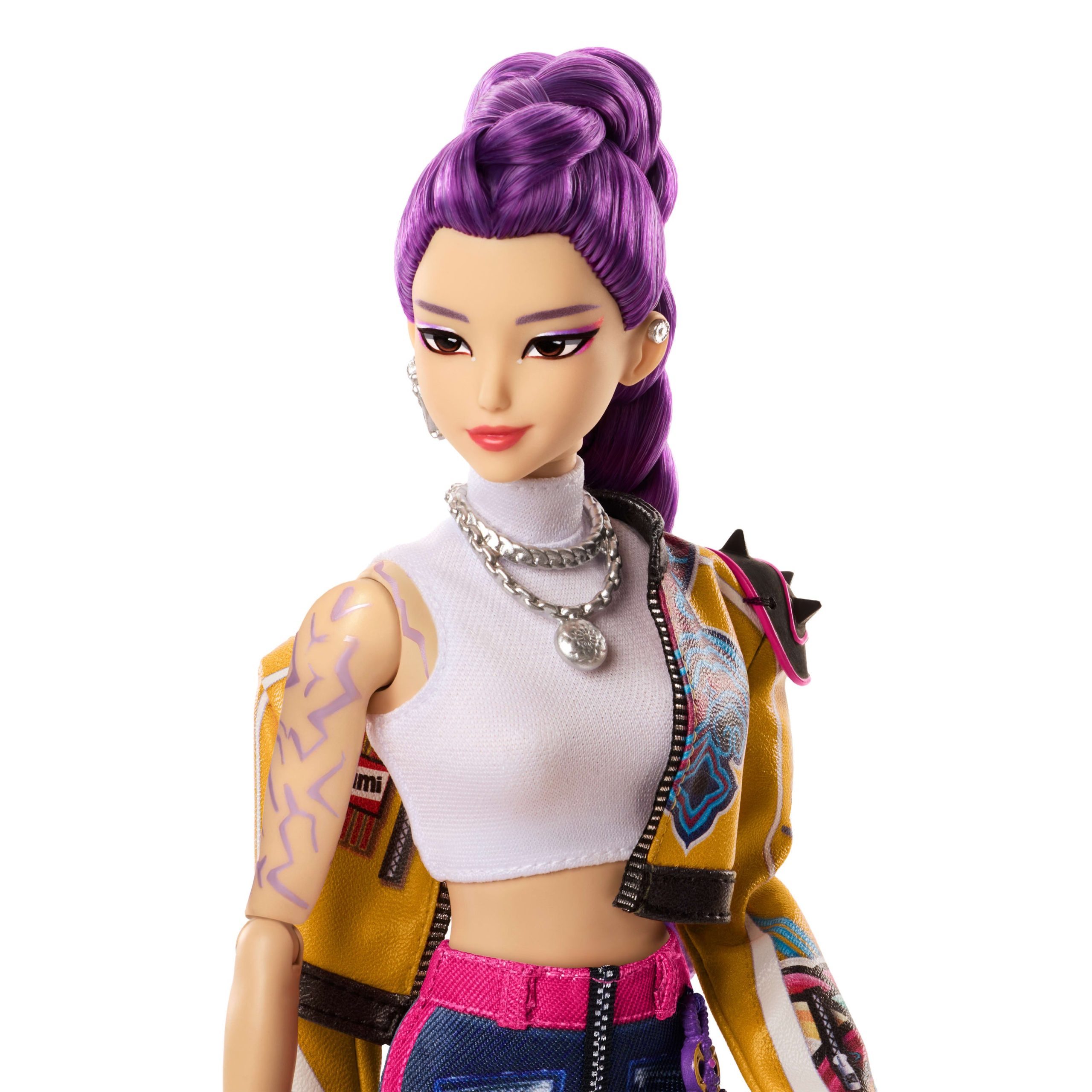 KPop Demon Hunters HUNTR/X Rumi Fashion Doll in Removable Look With Themed Movie Accessories - Image 3