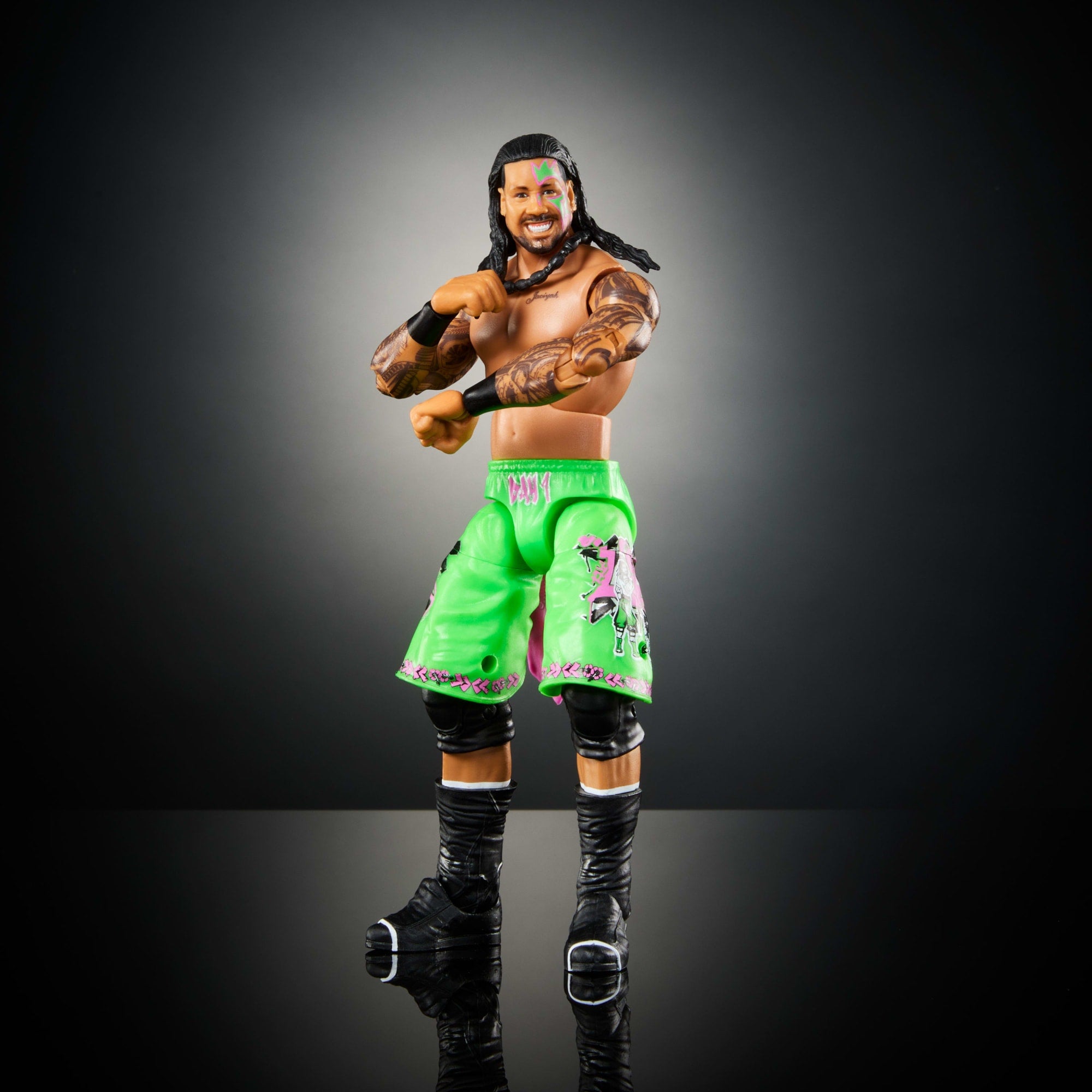 WWE Figura de Acción Elite Jey Uso verde - Image 4