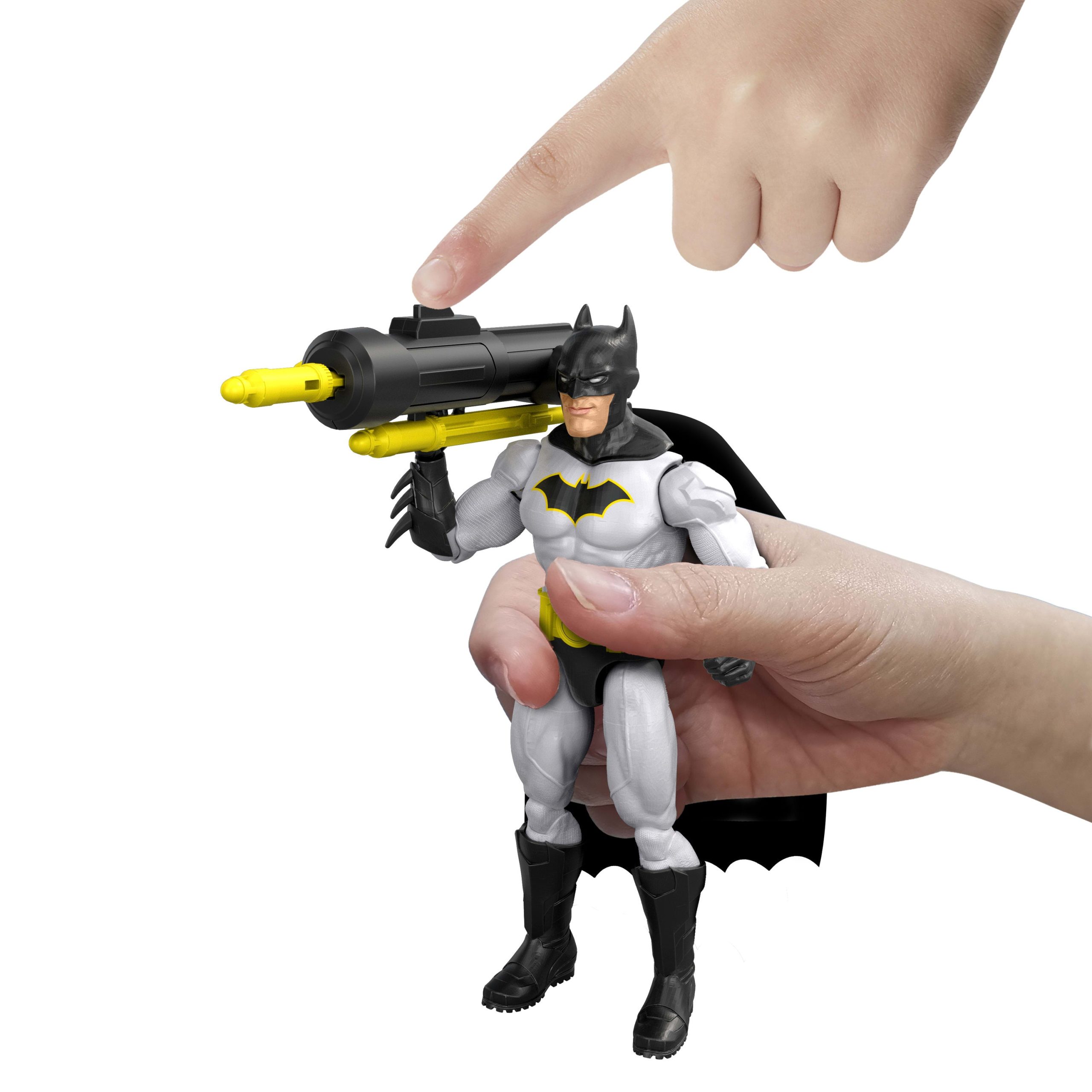 DC Premier Batman vs Clayface Pack. 6.5 Inch Super Hero And Villian With Blaster & Hammer Arm - Image 4
