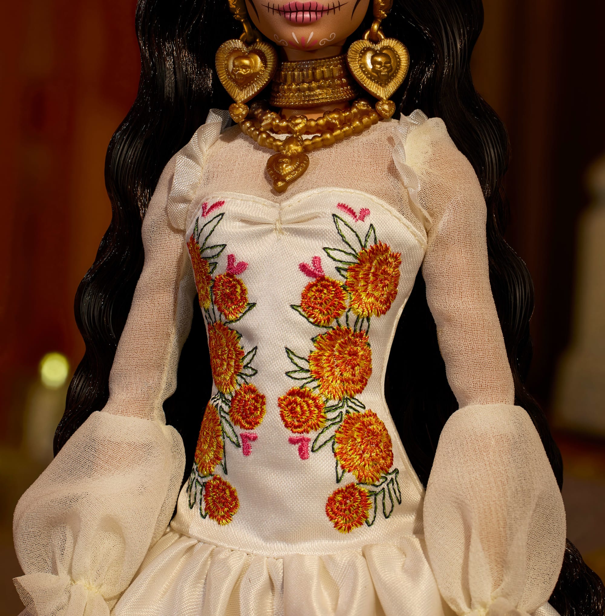 Barbie Signature Día De Muertos 2025 Collectible Doll in Ruffled Cream Gown - Image 3