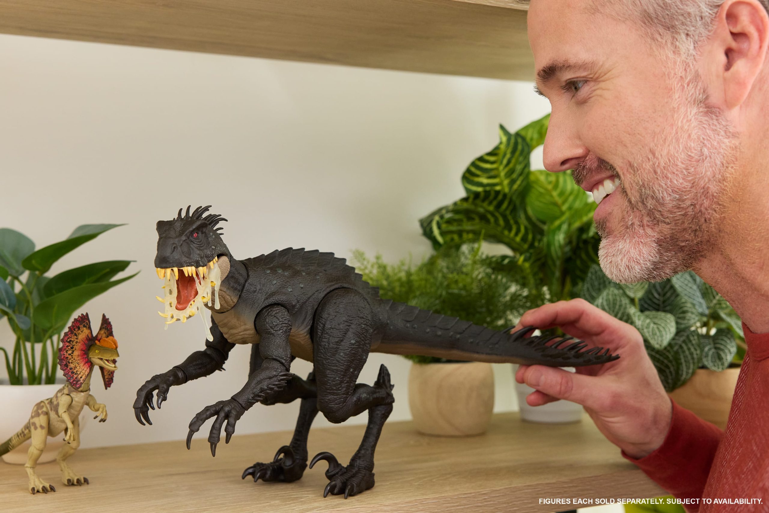 Jurassic World Hammond Collection Dilophosaurus Dinosaur Figure. Deluxe Design And Articulation - Image 2