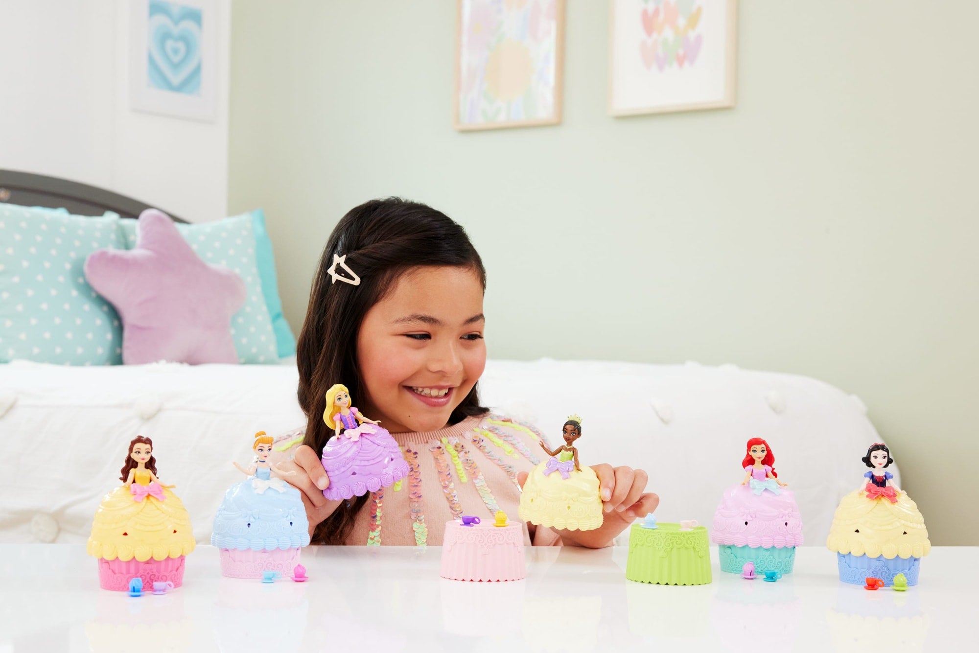 Disney Princess Cupcake Small Doll Reveal With 5 Surprises including Doll & 2 Accessories - Image 2