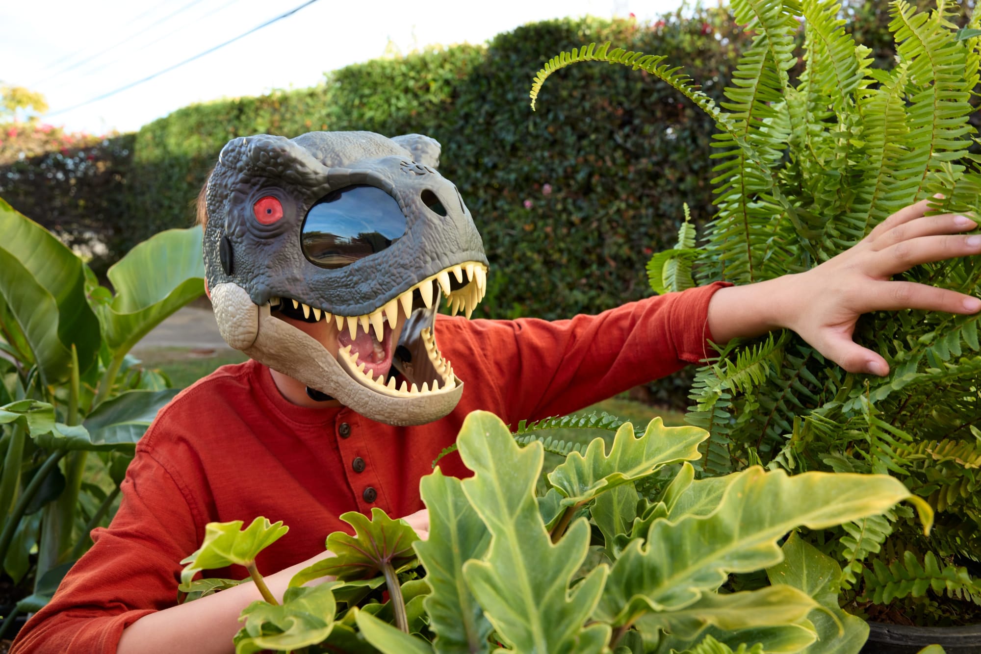 Jurassic World Rebirth T-Rex Rage N Roar Mask With Led Light Up Eyes Feature. 3 Level Effects - Image 2