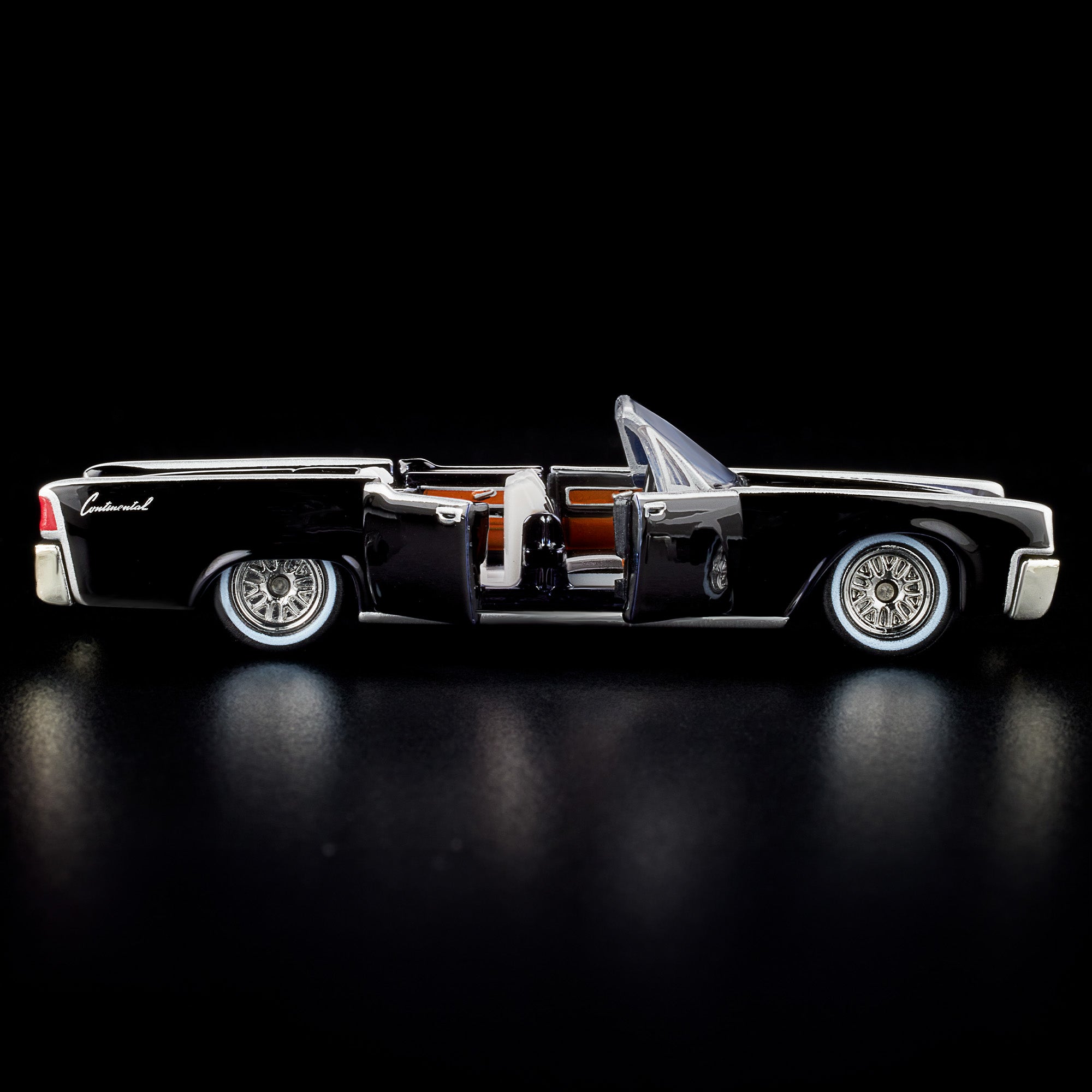 Hot Wheels RLC Exclusive '61 Lincoln Continental - Image 6