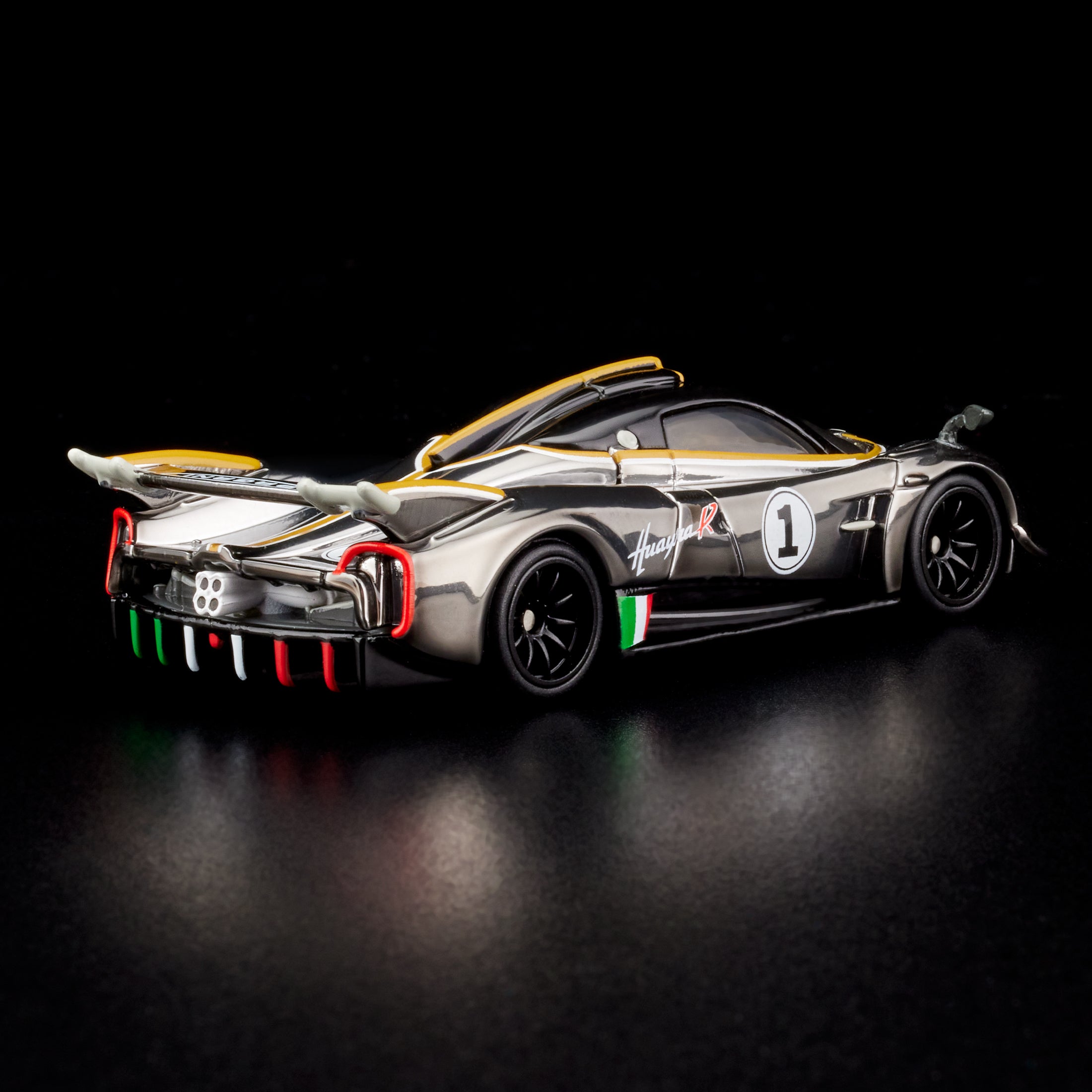 Hot Wheels RLC Exclusive '21 Pagani Huayra R - Image 2