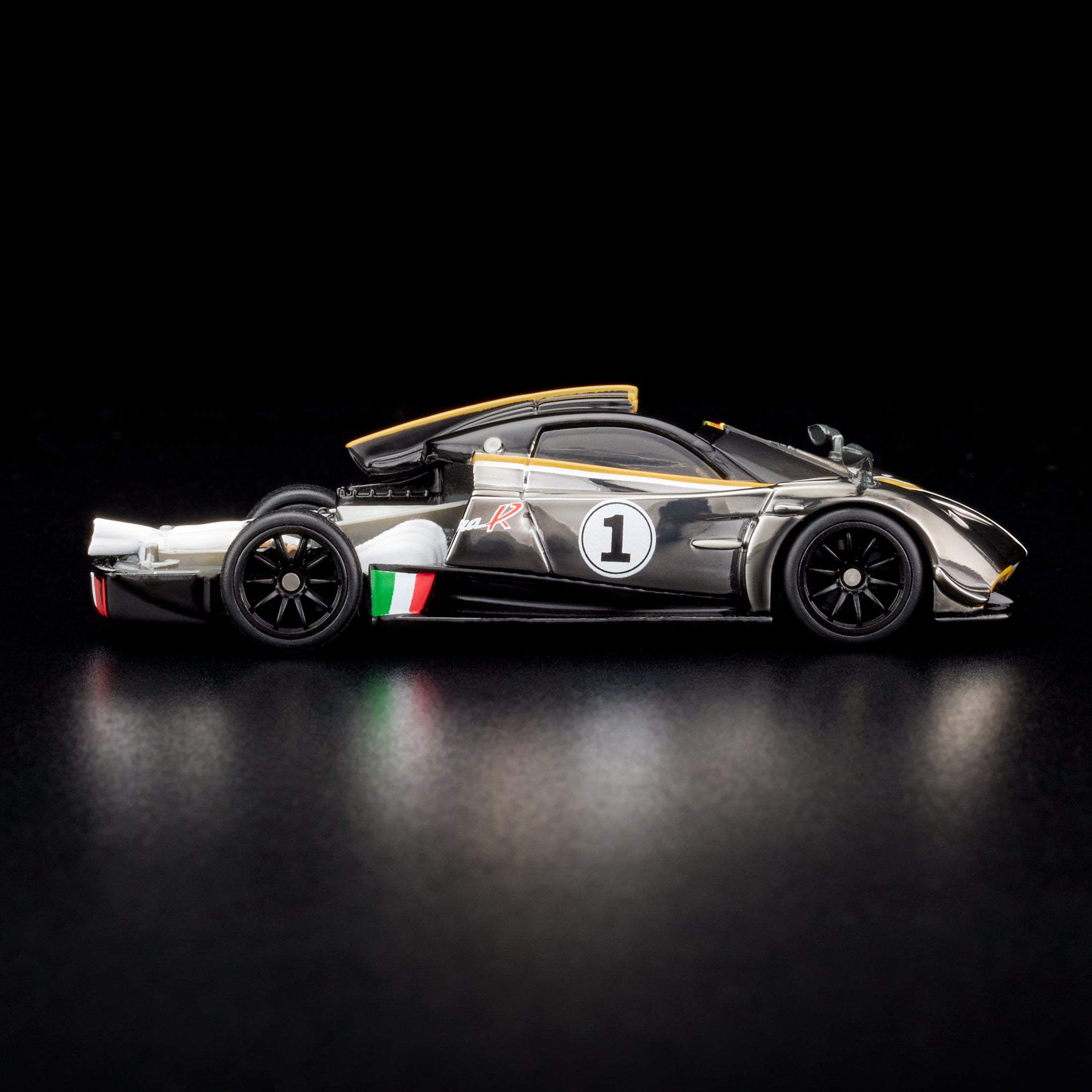 Hot Wheels RLC Exclusive '21 Pagani Huayra R - Image 7