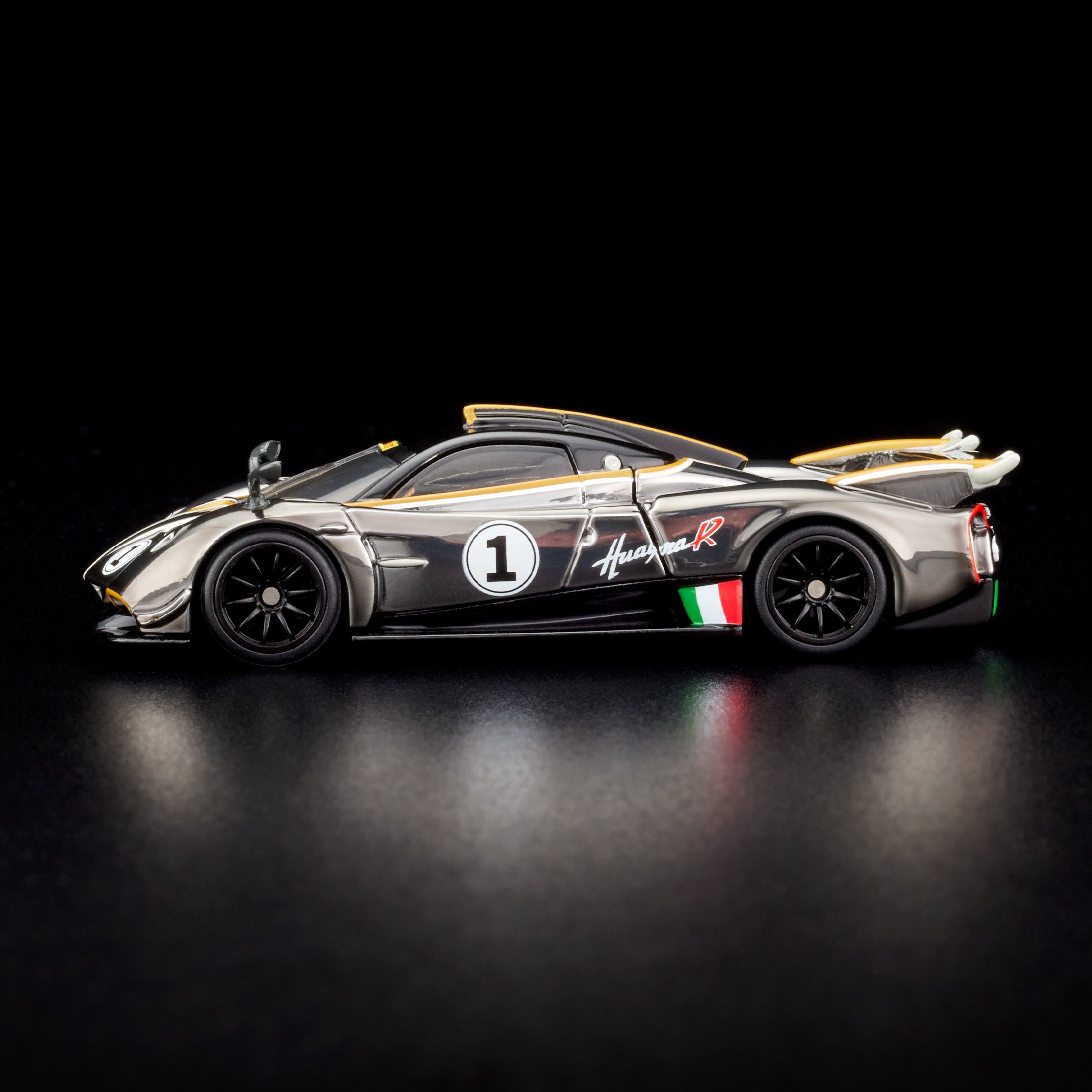 Hot Wheels RLC Exclusive '21 Pagani Huayra R - Image 8