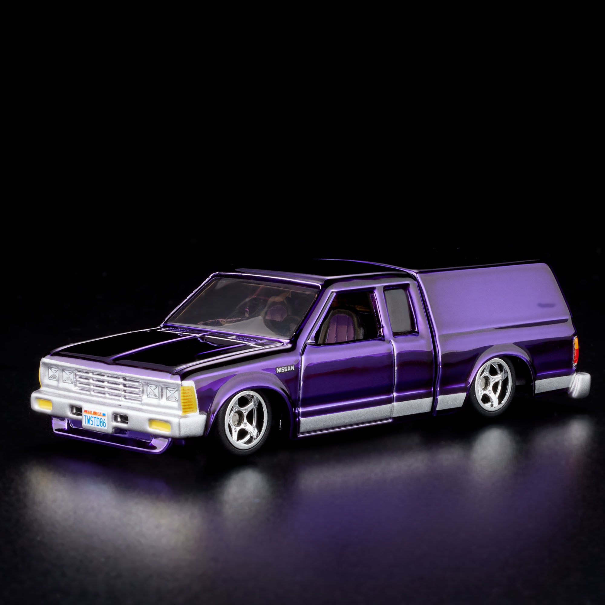 Hot Wheels RLC 1986 Nissan 720 King Cab - Image 2