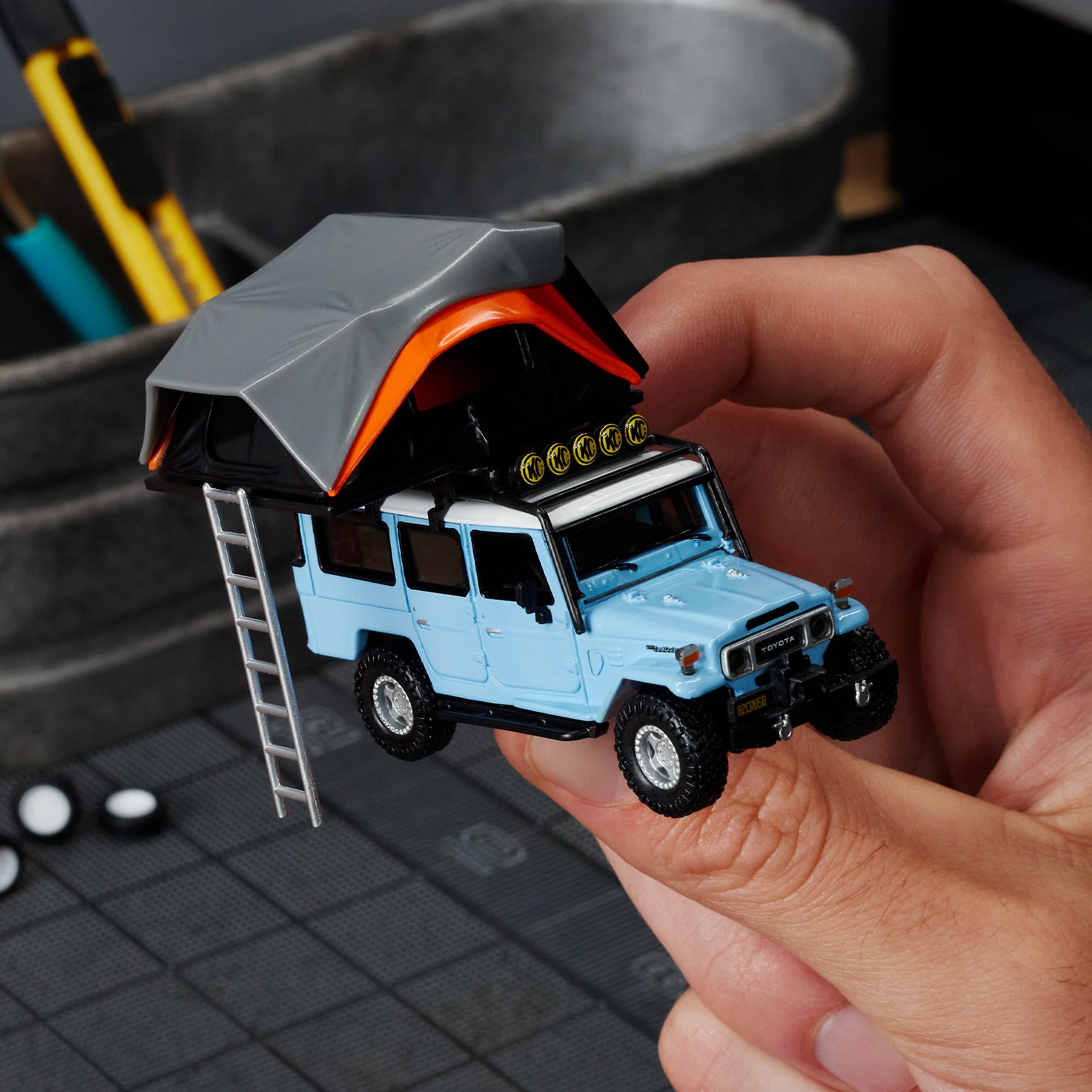 Hot Wheels Elite 64 Mod Shop 1982 Custom Toyota Land Cruiser FJ45 Troopy - Image 17