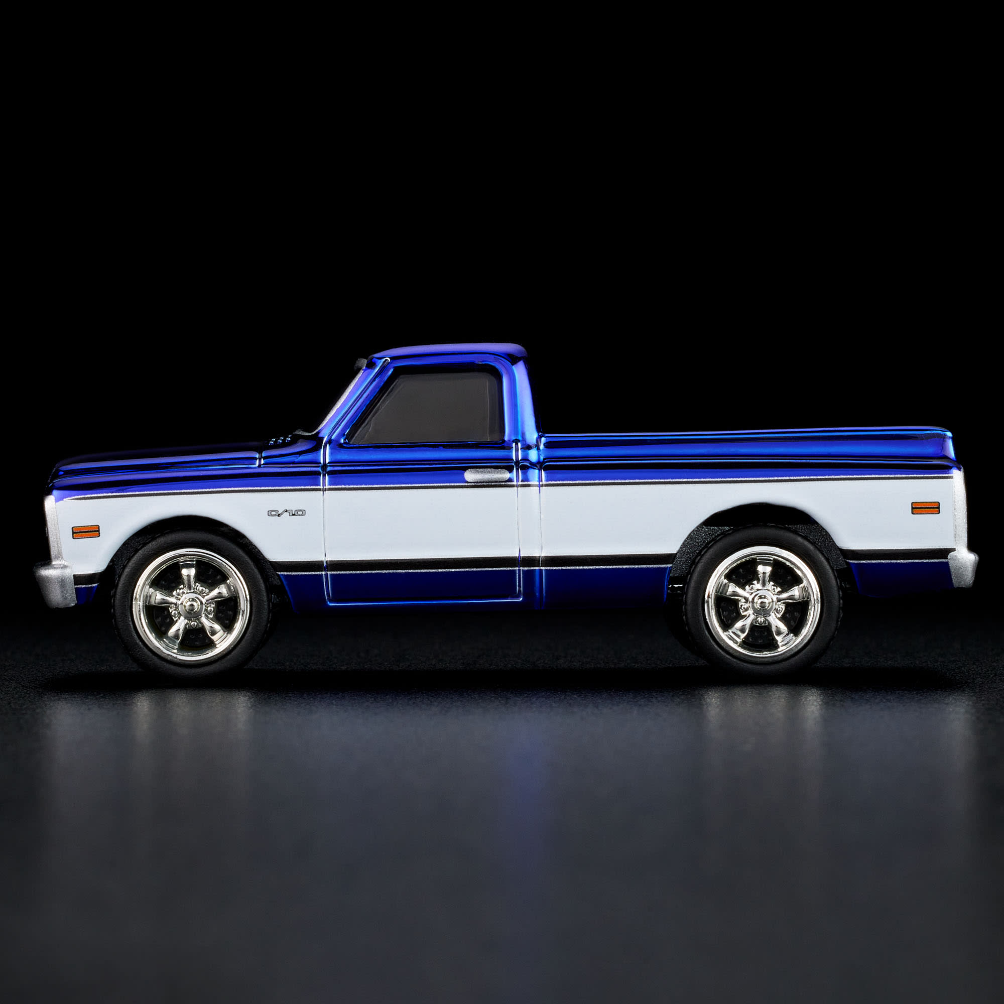Hot Wheels RLC Exclusive 1969 Chevy C-10 - Image 10