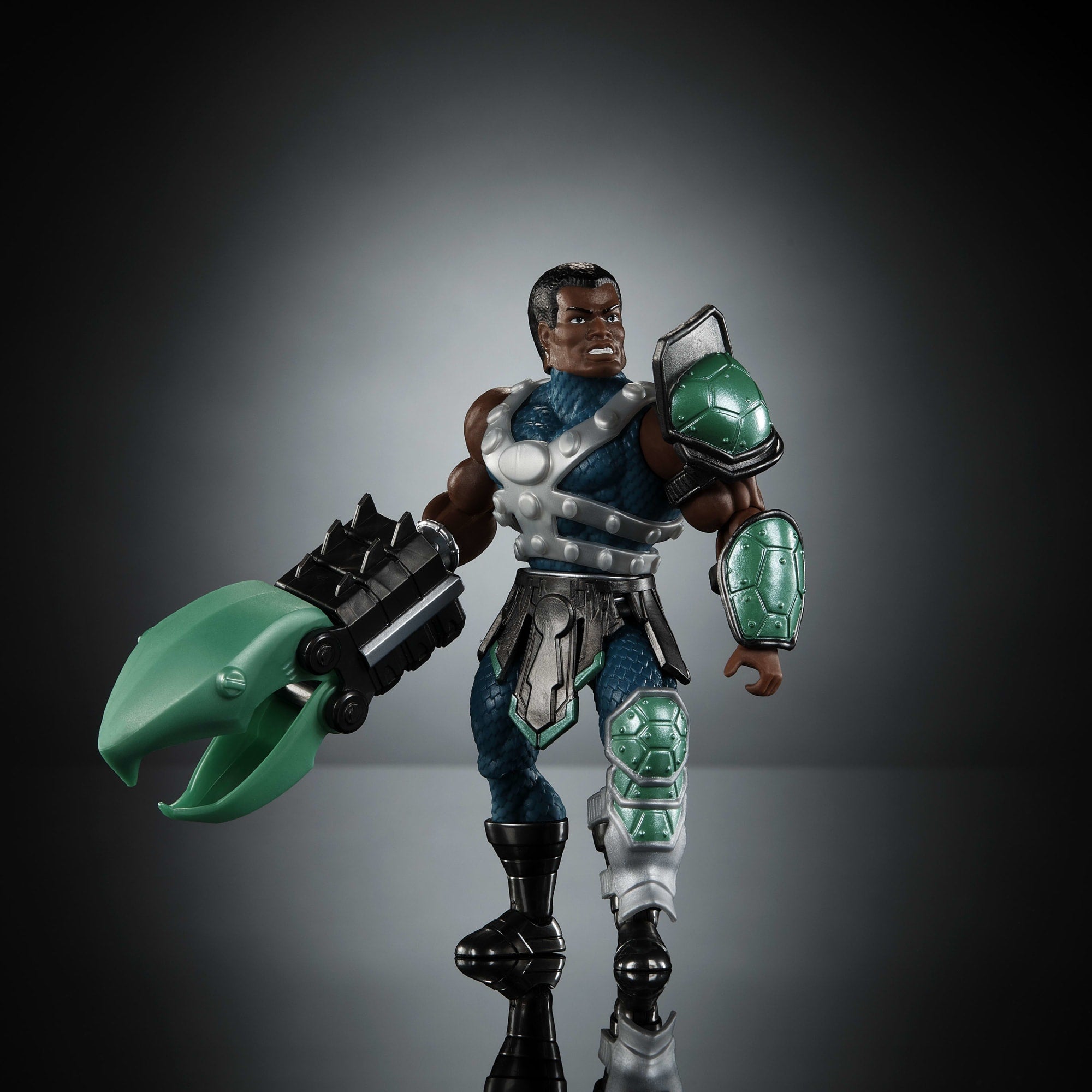 Masters of the Universe Turtles of Grayskull Figura de Acción Clamp Champ de 5.5 pulgadas - Image 4