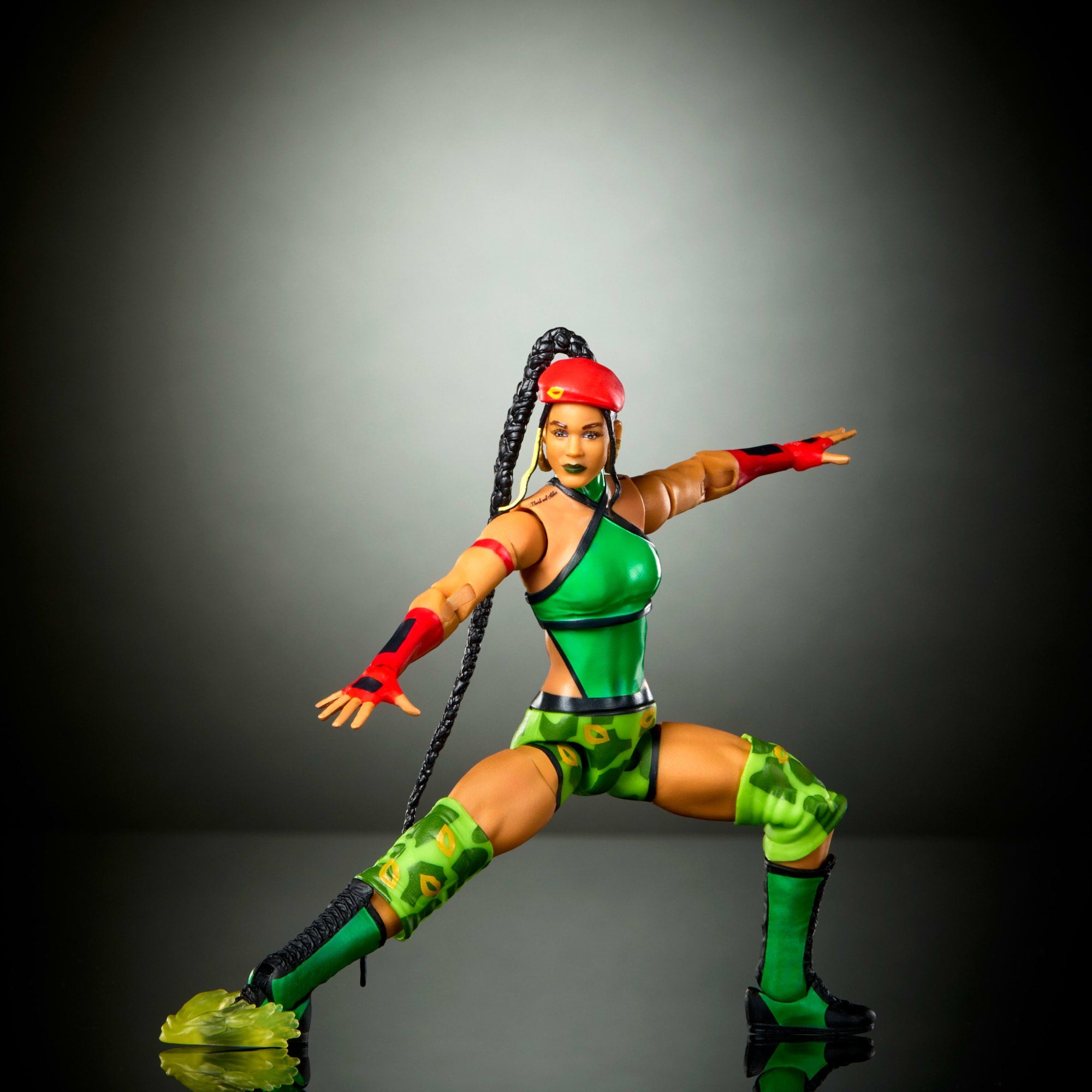 WWE X Street Fighter Bianca Belair Action Figure & Accessories. 6-Inch Collectible Cammy Mashup Set - Image 4