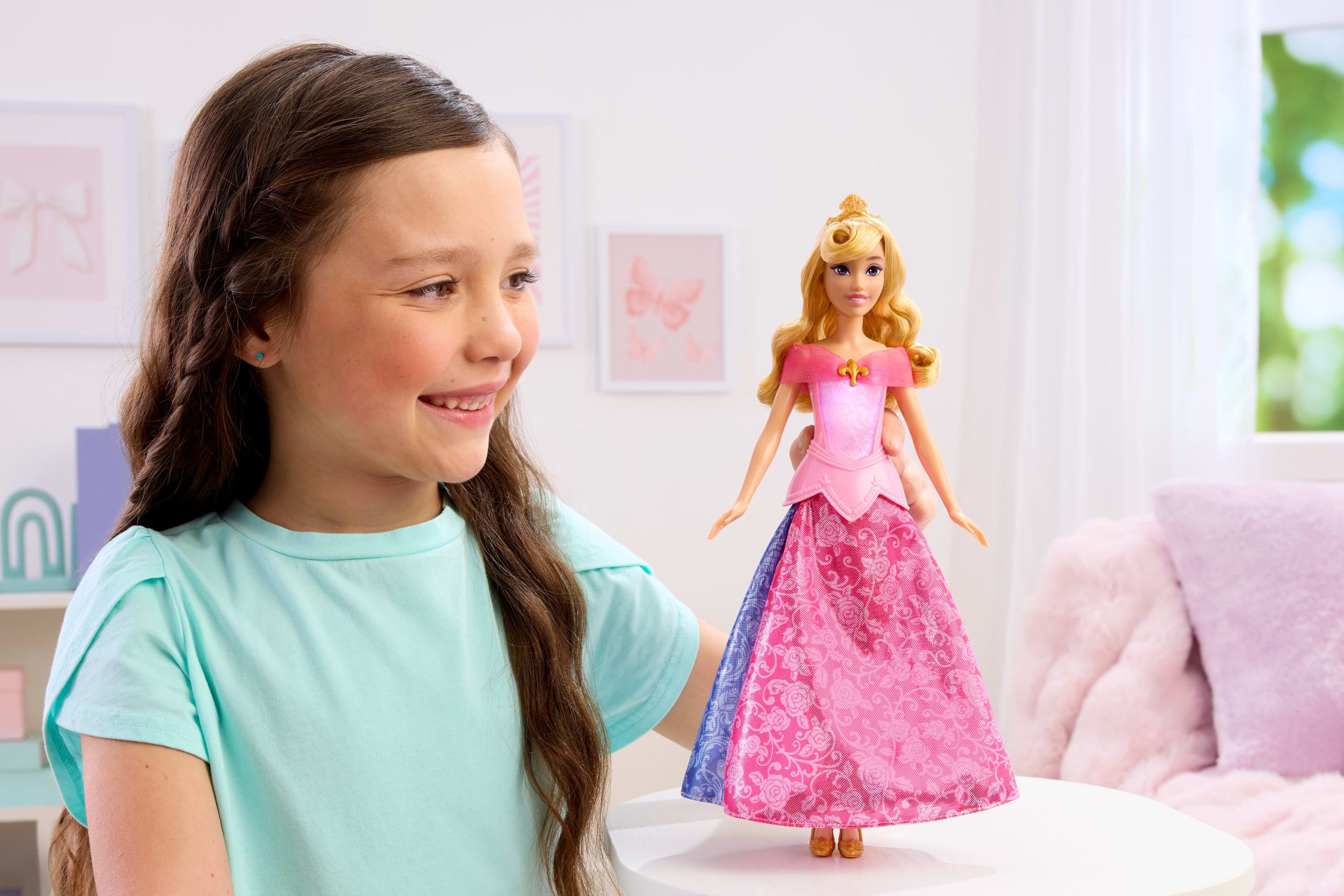 Disney Princess Pink To Blue Dress Aurora Fashion Doll With Transforming Dress & Lights - Image 2