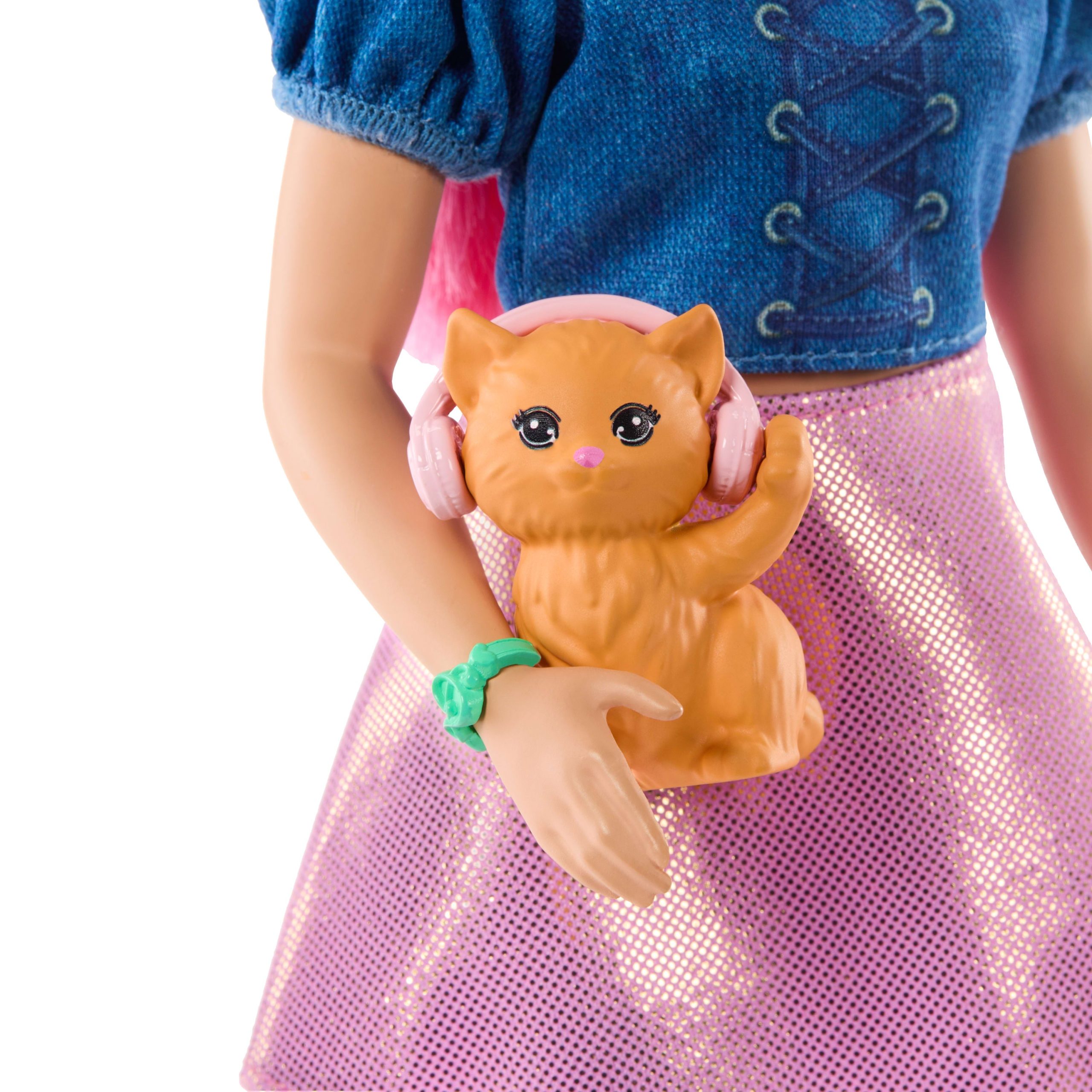 Barbie Mysteries: Beach Detectives Daisy Doll in Signature Outfit With Pet & Accessories - Image 3
