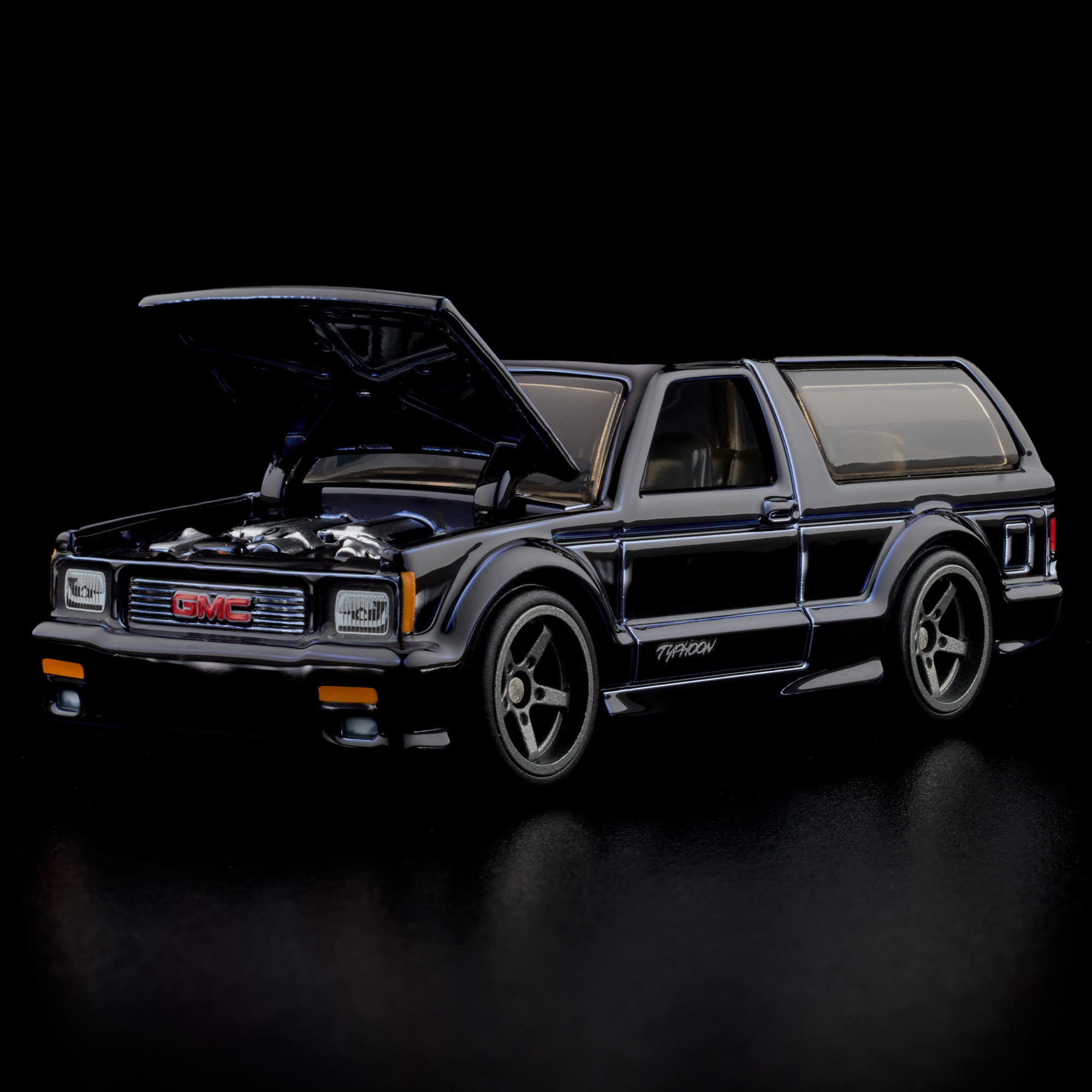 Hot Wheels RLC Exclusive 1992 GMC Typhoon - Image 2