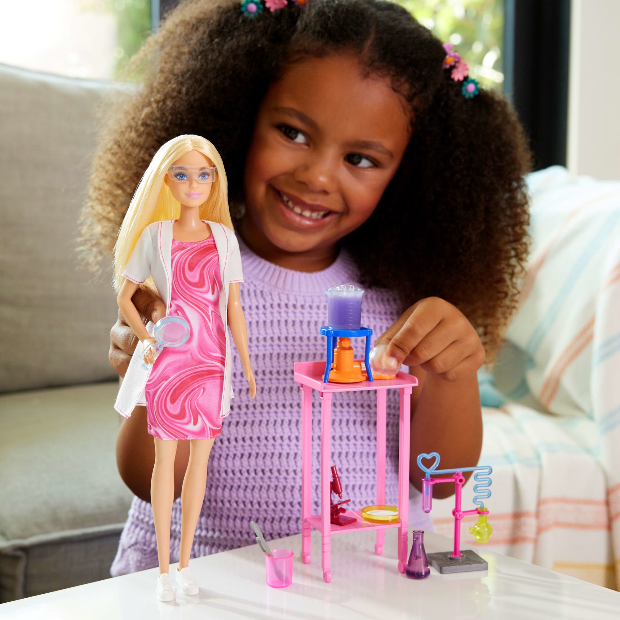 Barbie Scientist Doll And Accessories With Blonde Fashion Doll. Lab Table. & Color-Change Accessories - Image 2