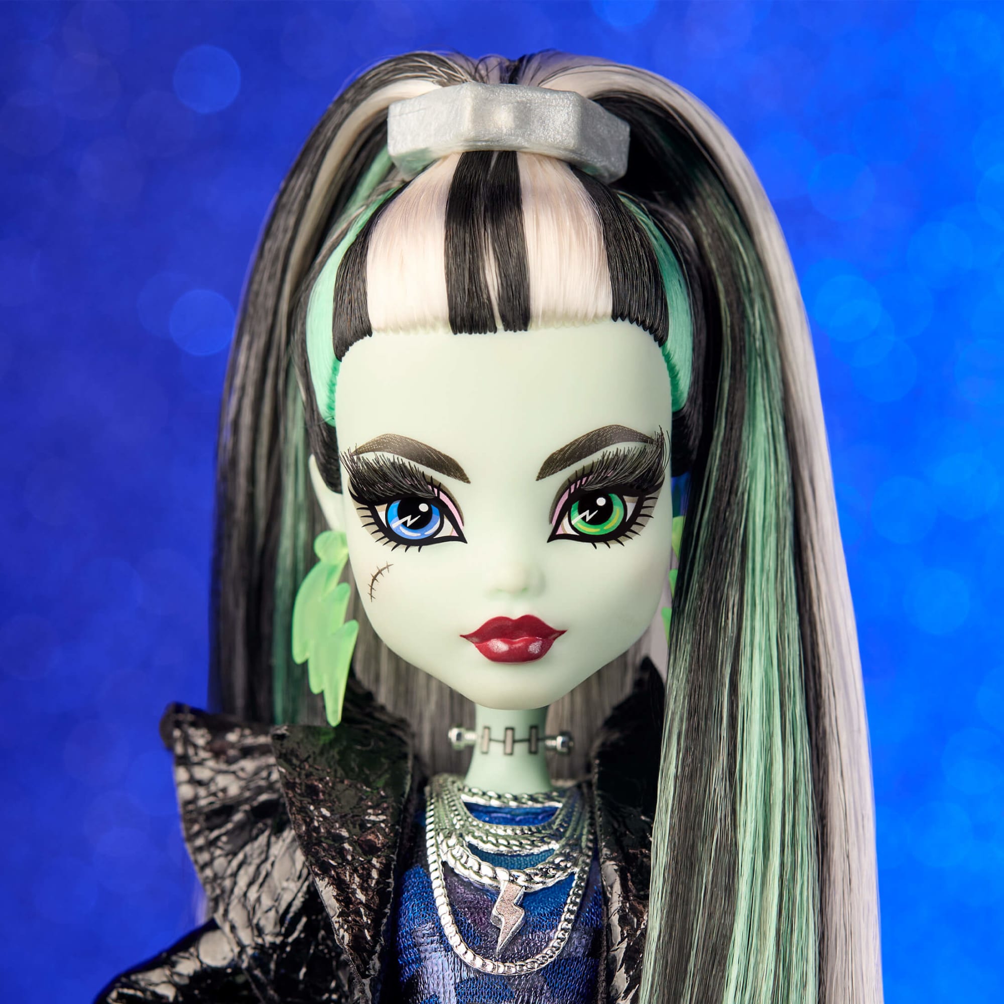 Monster High Haunt Couture Midnight Runway Frankie Stein Doll - Image 2