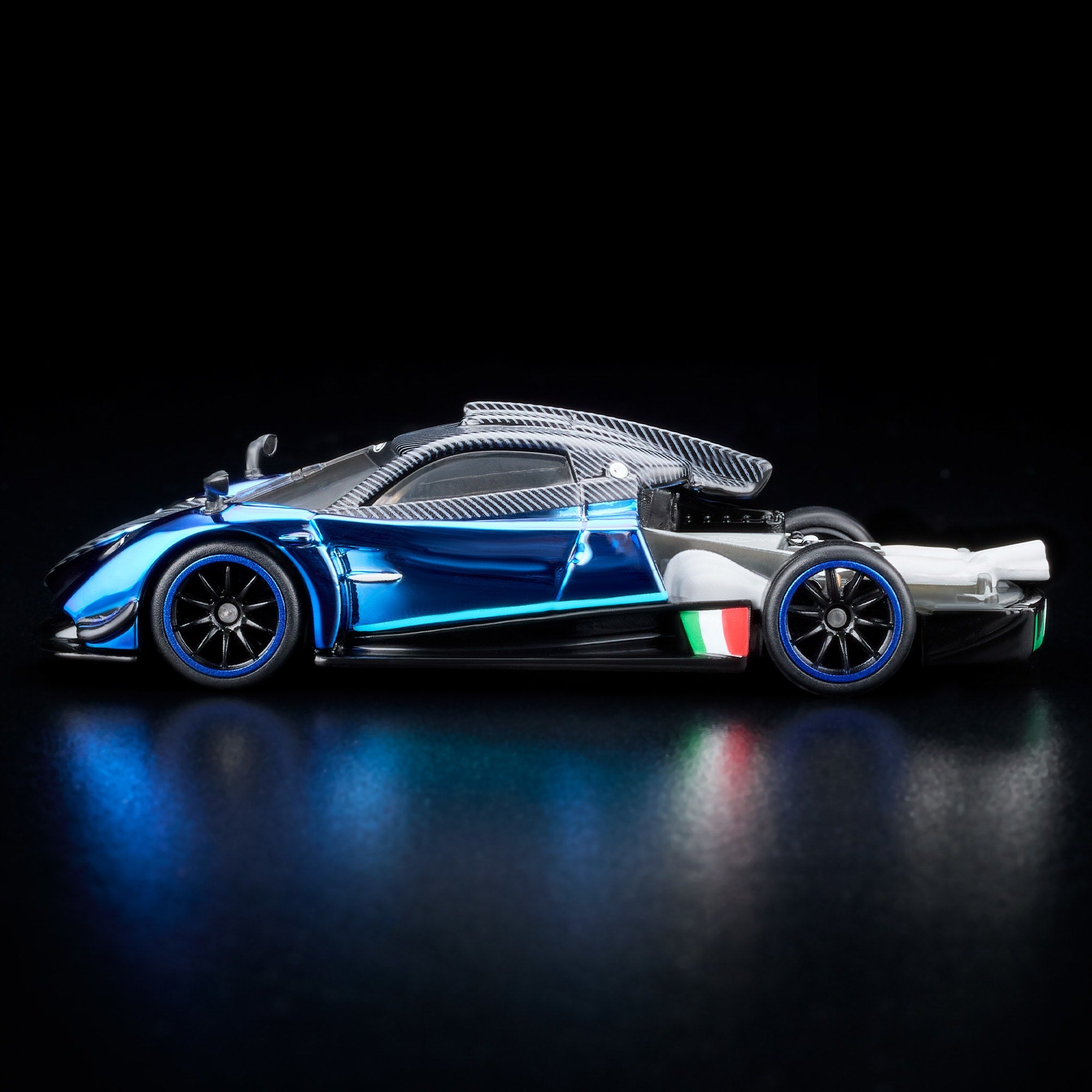 Hot Wheels RLC Exclusive 2021 Pagani Huayra R - Image 6