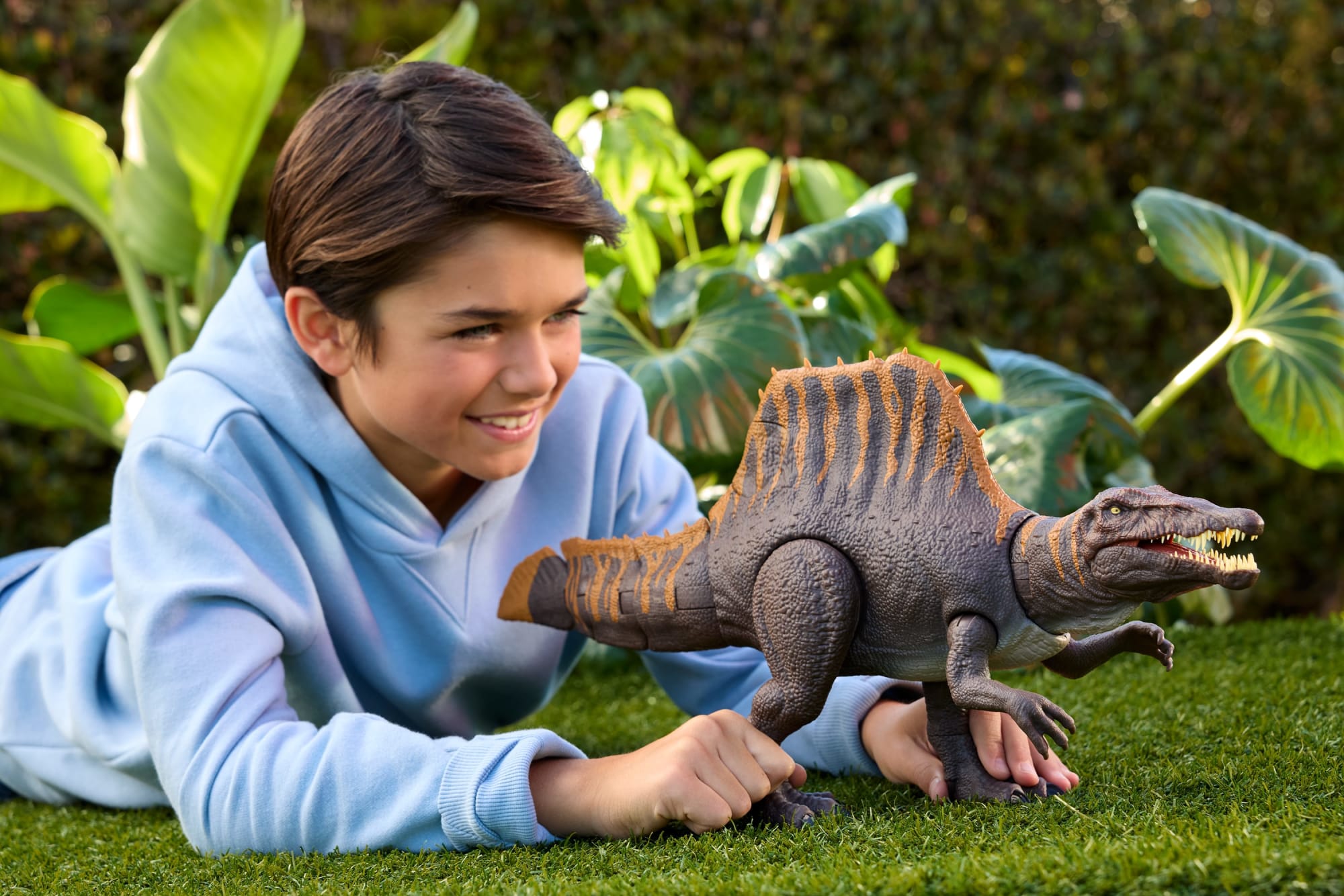 Jurassic World Rebirth Tail Thrasher Spinosaurus Action Figure. Dinosaur Toy With 2 Attack Moves - Image 2