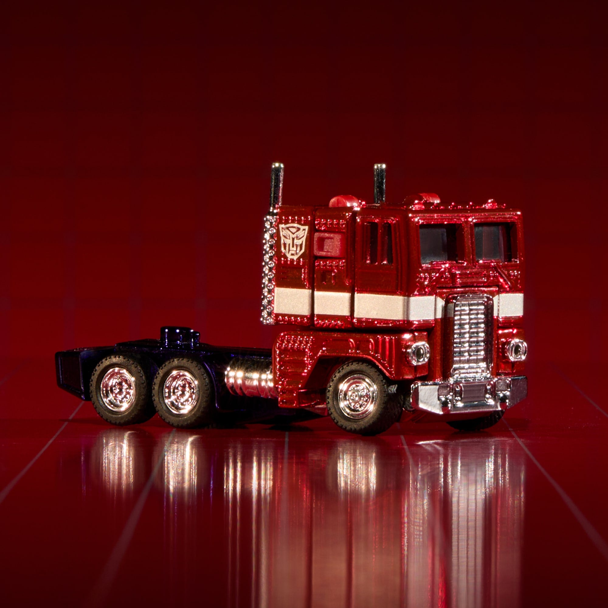 Hot Wheels Transformers Optimus Prime - Image 16