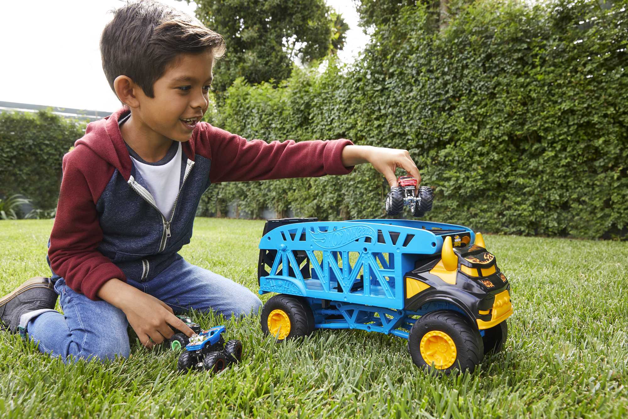 Hot Wheels Monster Trucks Monster Mover+3 Trucks Vehicle - Image 2