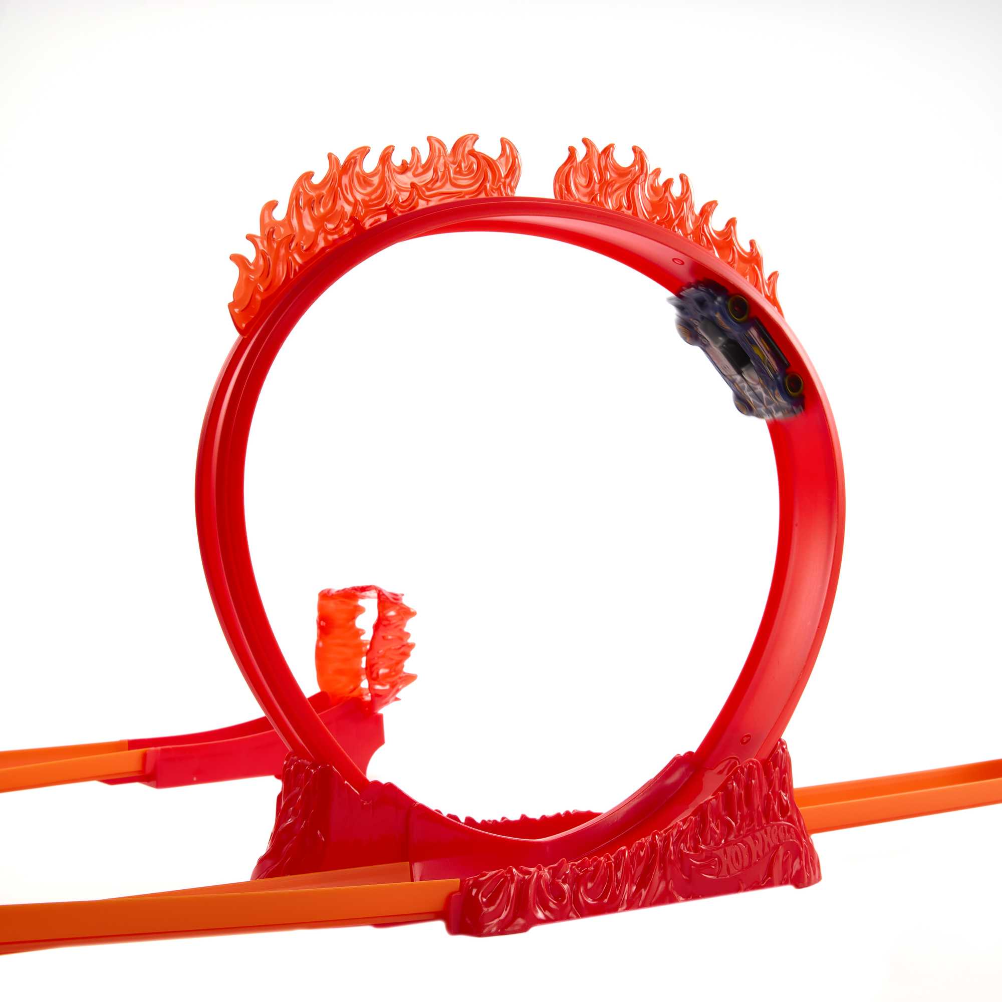 Hot Wheels Fire-Themed Track Building Set With 1 Hot Wheels Toy Car - Image 4