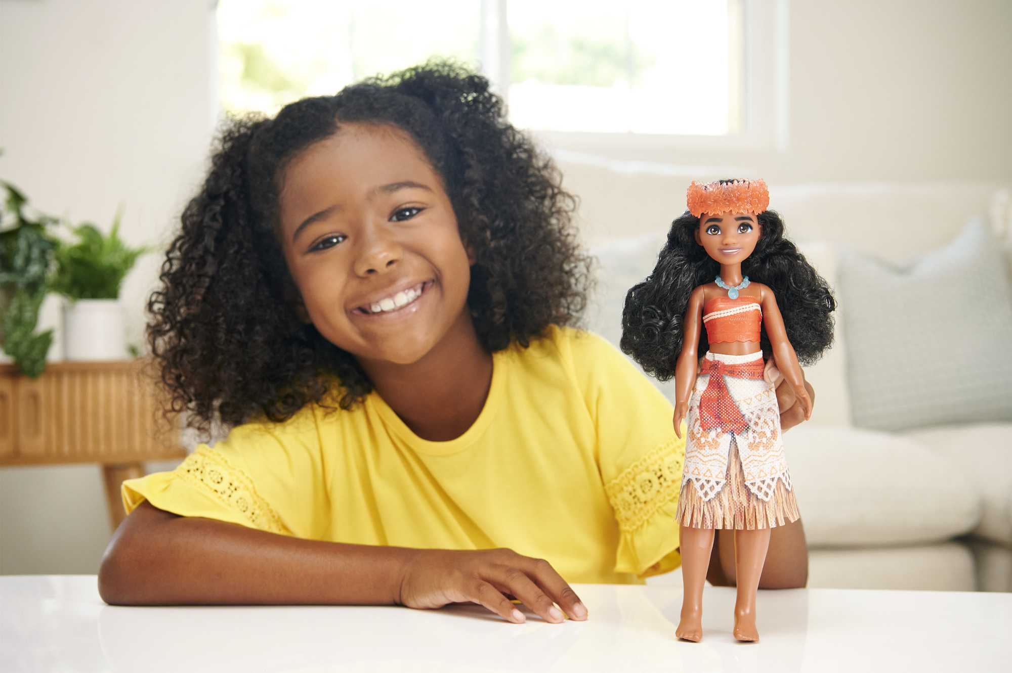 Disney Princess Toys. Moana Fashion Doll And Accessories - Image 2