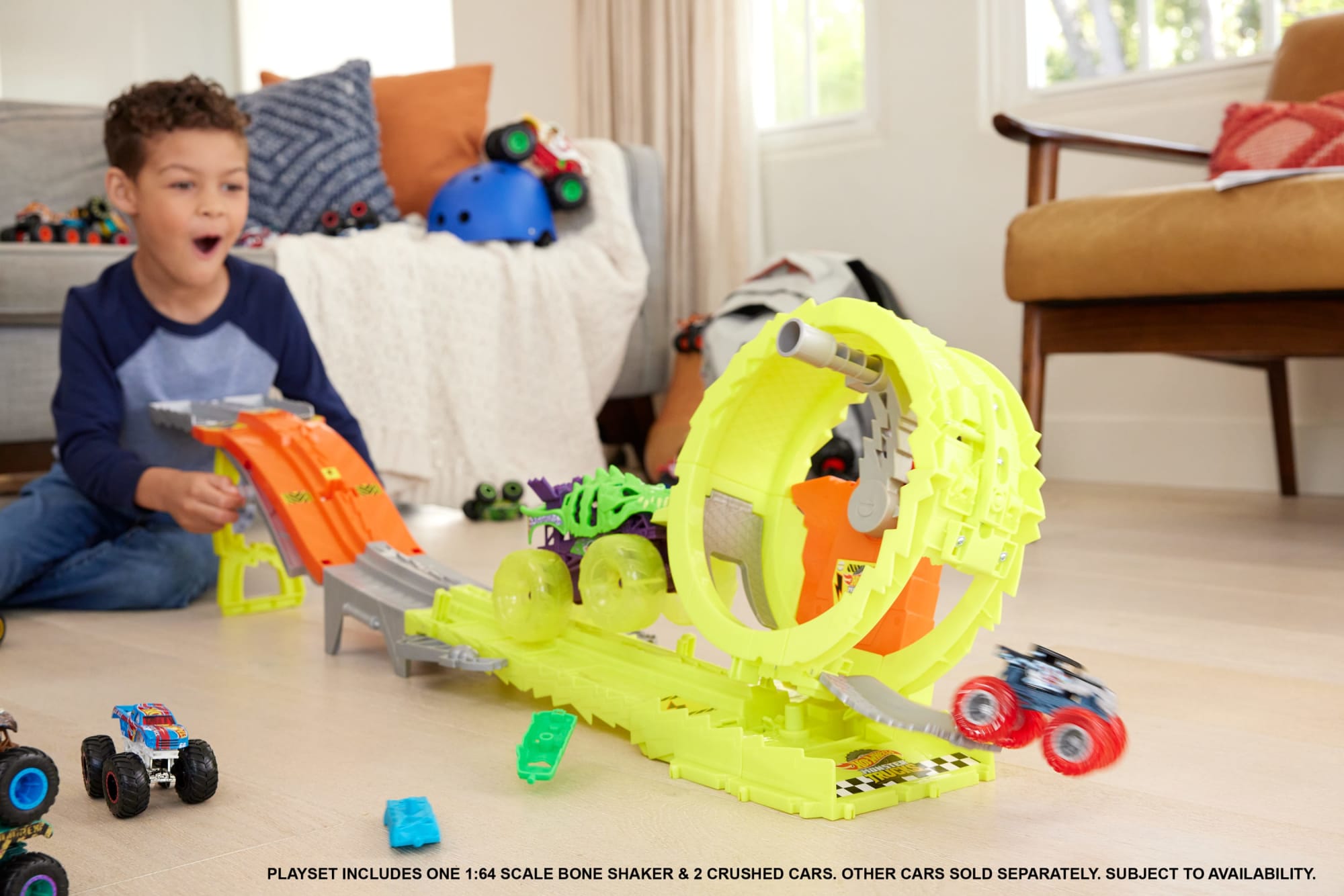 Hot Wheels Monster Trucks Power Smashers Charge & Chase Challenge Track Set With Oversized Skelesaurus. 1:64 Scale Bone Shaker & 2 Crushed Cars - Image 2