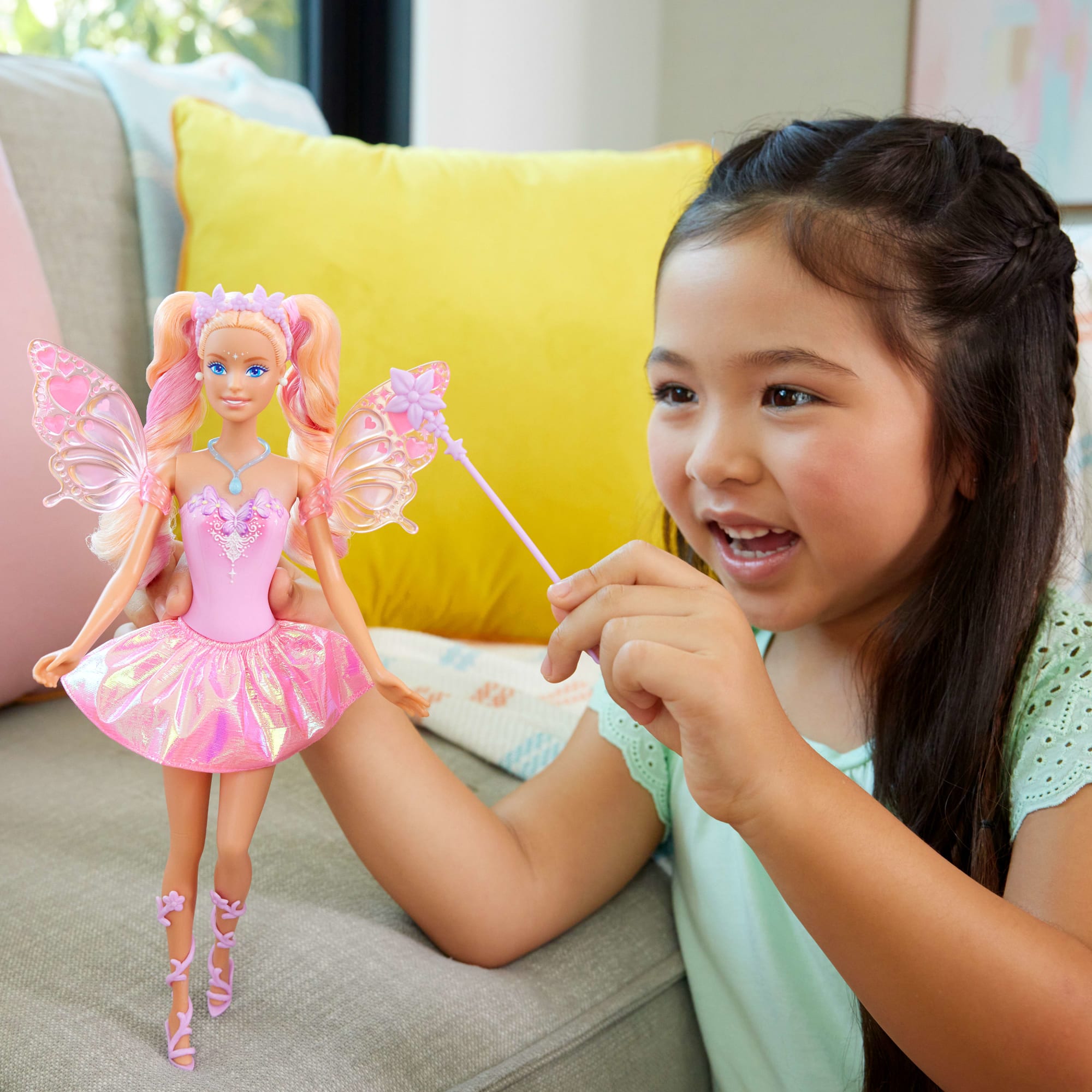 Barbie Fantaisie Poupée Fée. Ailes et Tenue à Changement de Couleur - Image 2