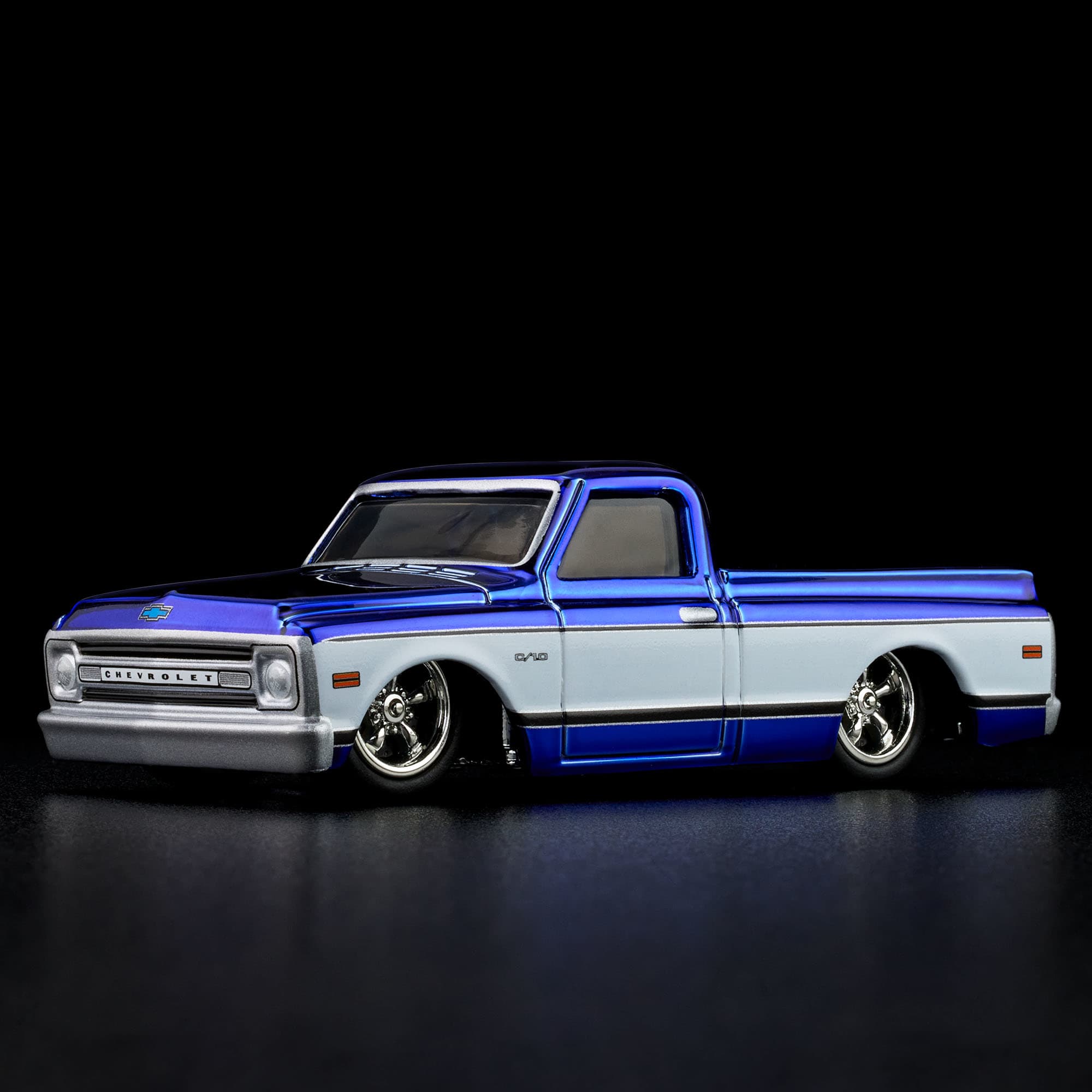 Hot Wheels RLC Exclusive 1969 Chevy C-10 - Image 2