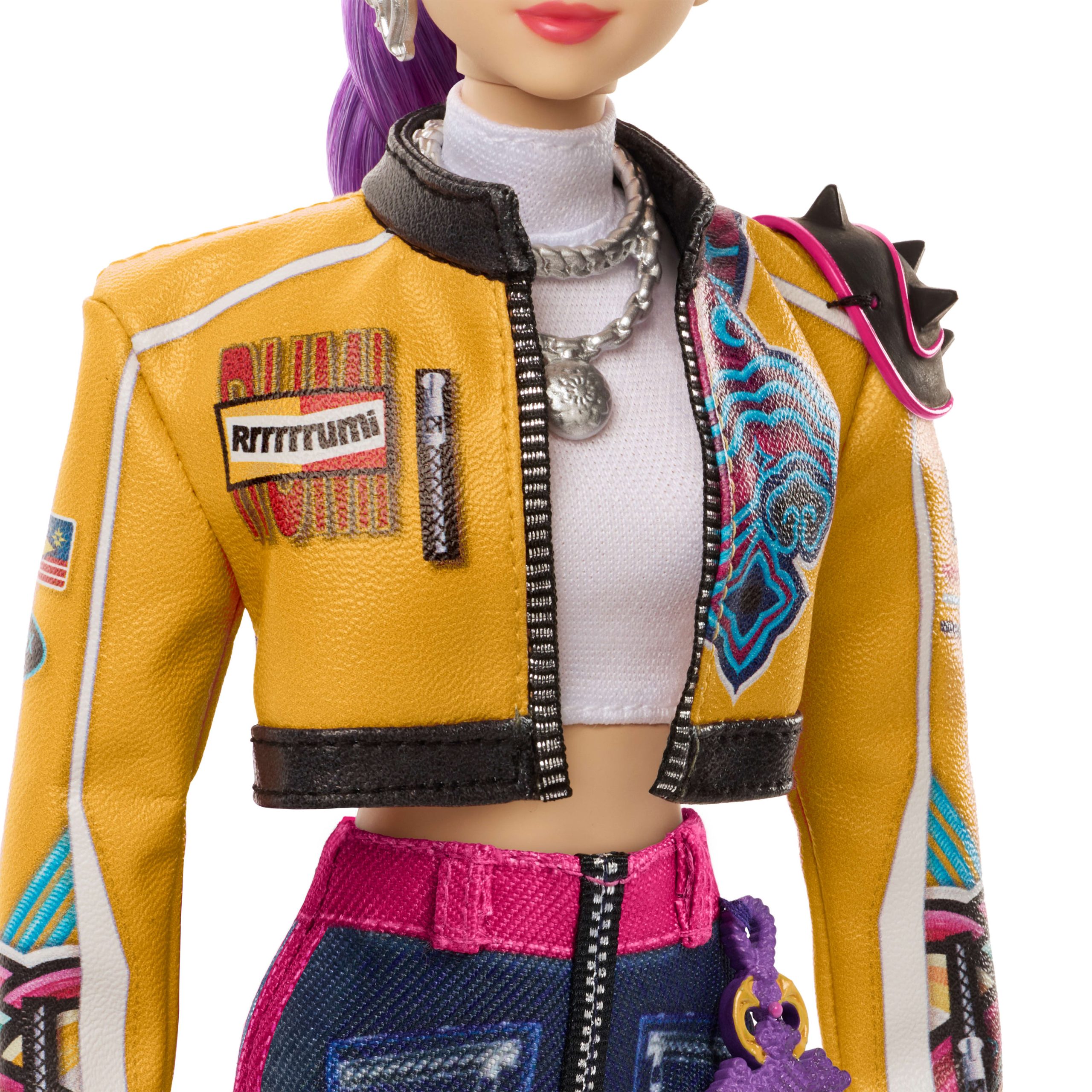 KPop Demon Hunters HUNTR/X Rumi Fashion Doll in Removable Look With Themed Movie Accessories - Image 4