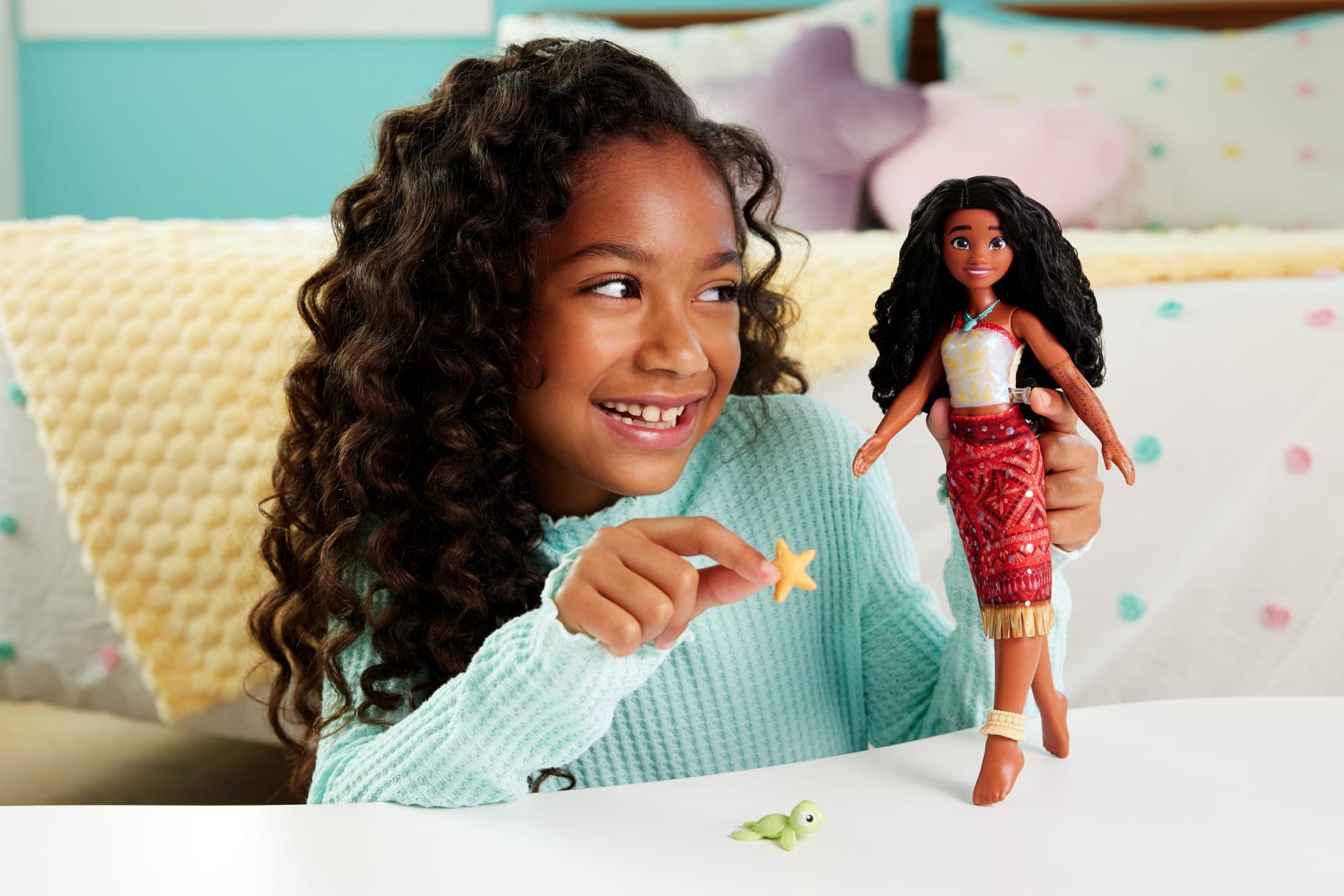 Disney Moana 2 Toys. Swimming Tautai Moana Fashion Doll With 2 Accessories & Color-Change Bodice - Image 2