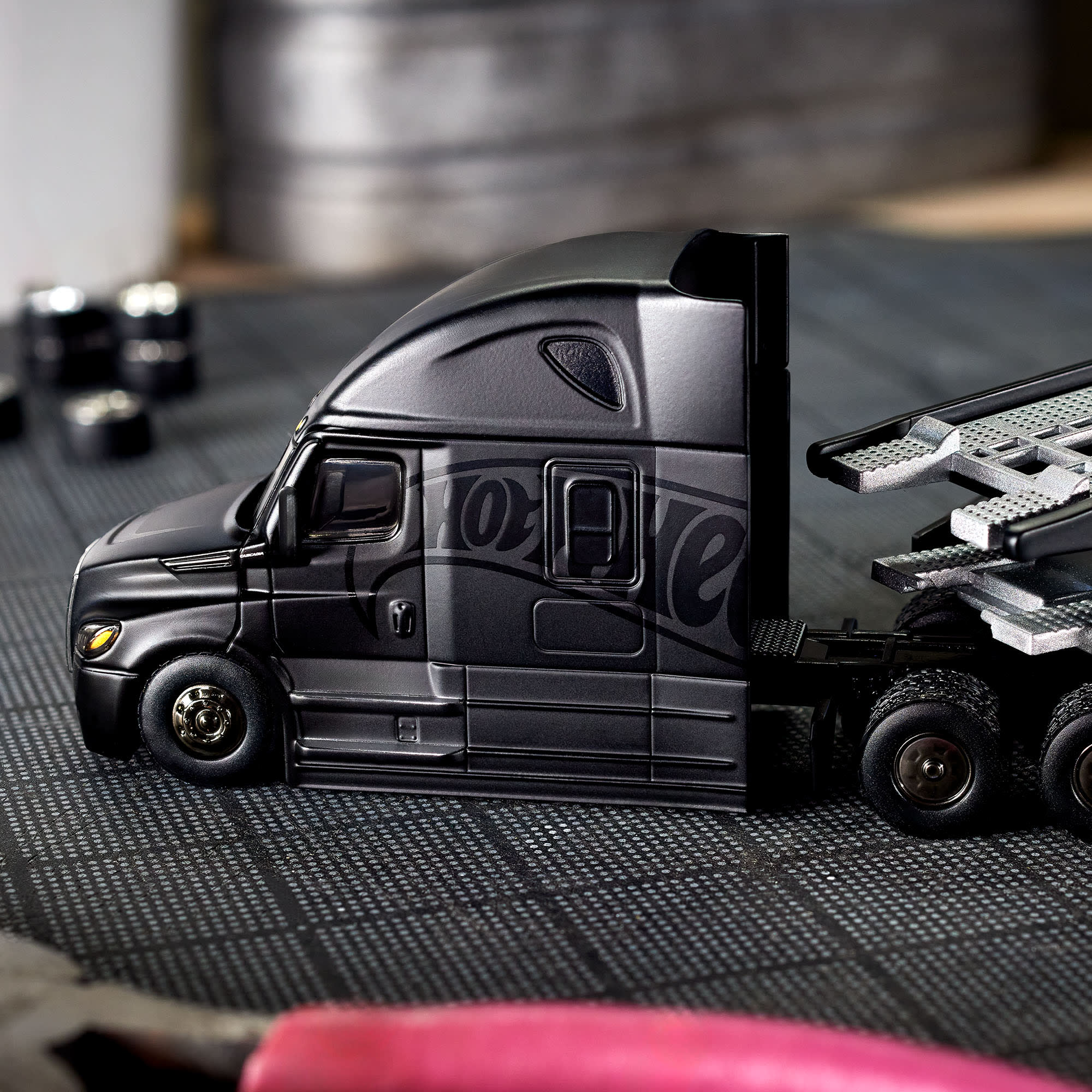 Hot Wheels Elite 64 Freightliner Cascadia - Image 6