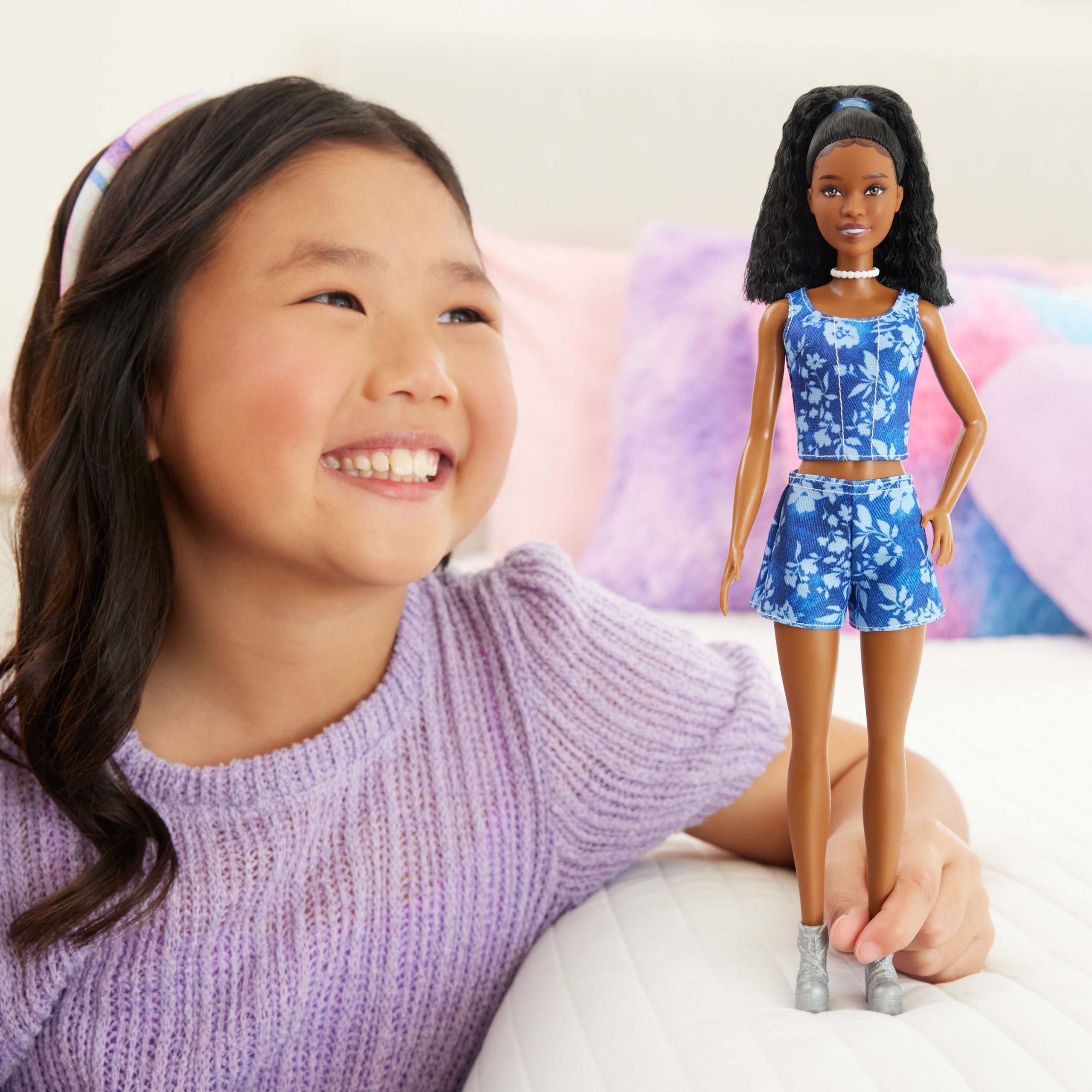 Barbie Fashionistas Style Doll #248 in Blue Floral Shorts. Blue Floral Top. Black Hair - Image 2