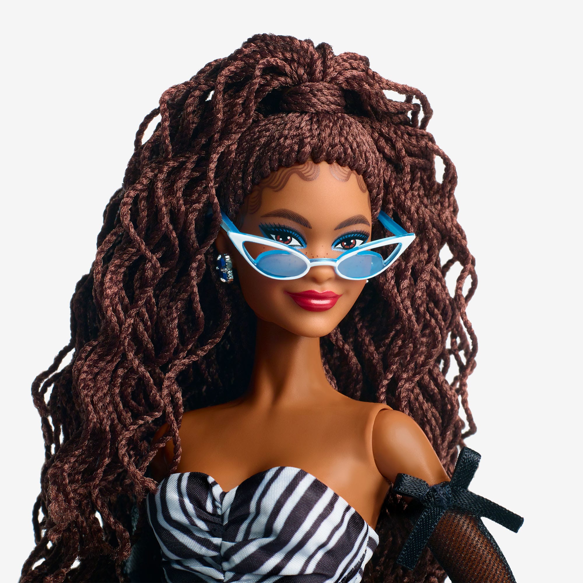 Barbie 65th Anniversary Doll With Brunette Hair - Image 4