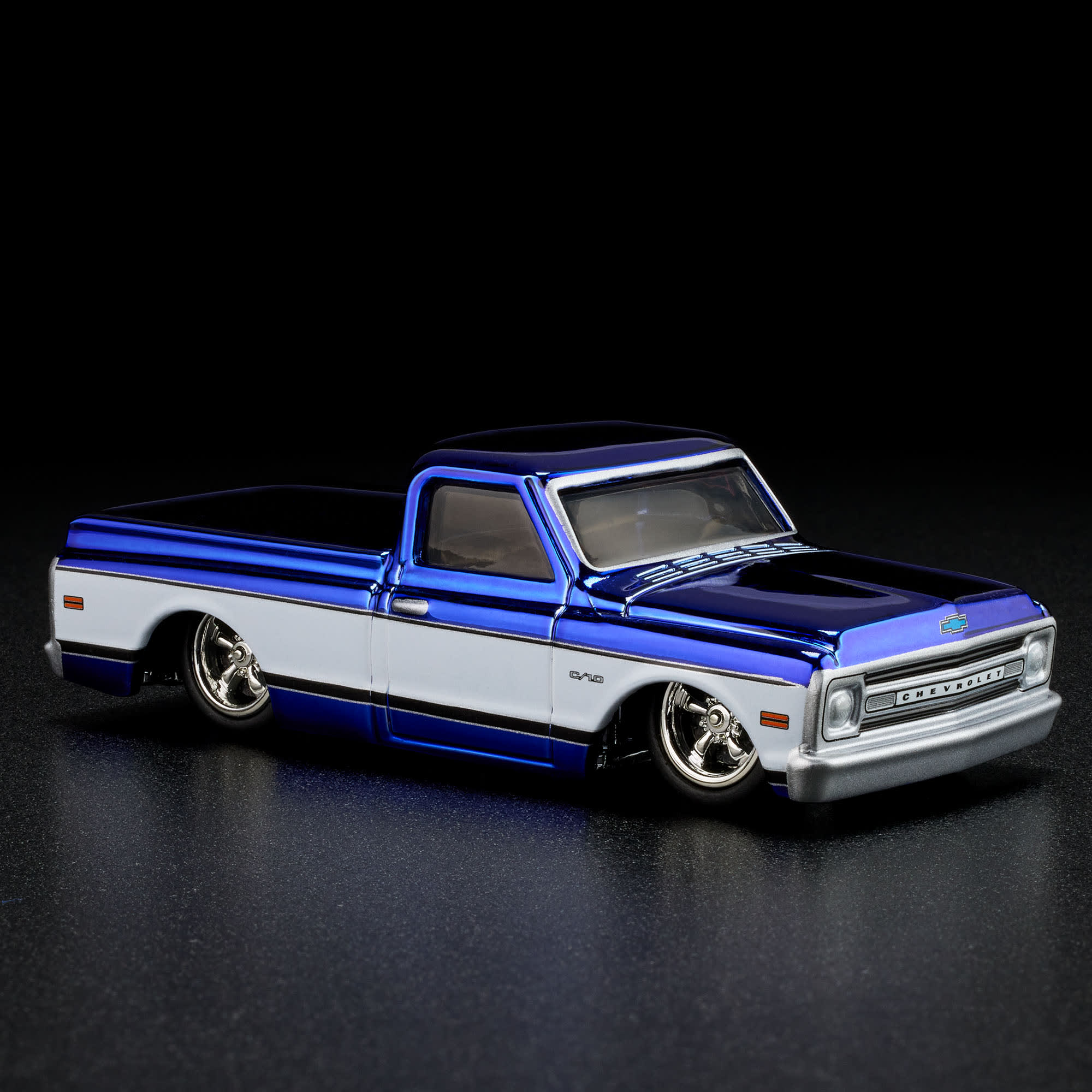 Hot Wheels RLC Exclusive 1969 Chevy C-10 - Image 4
