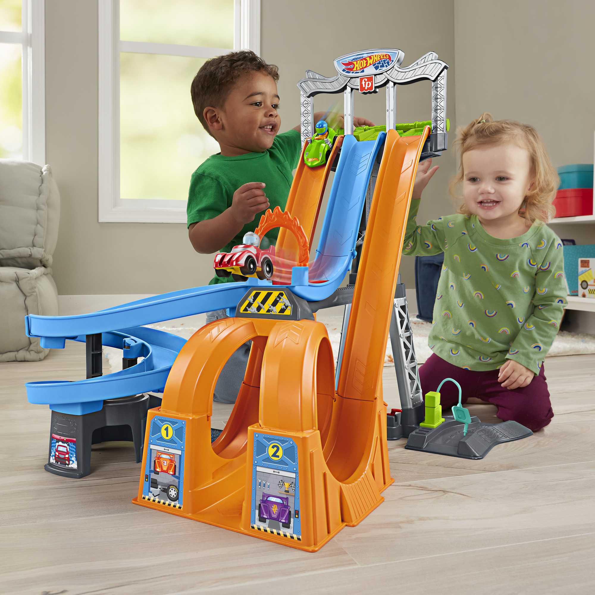 Little People Hot Wheels La Tour des Boucles de Course - Image 2
