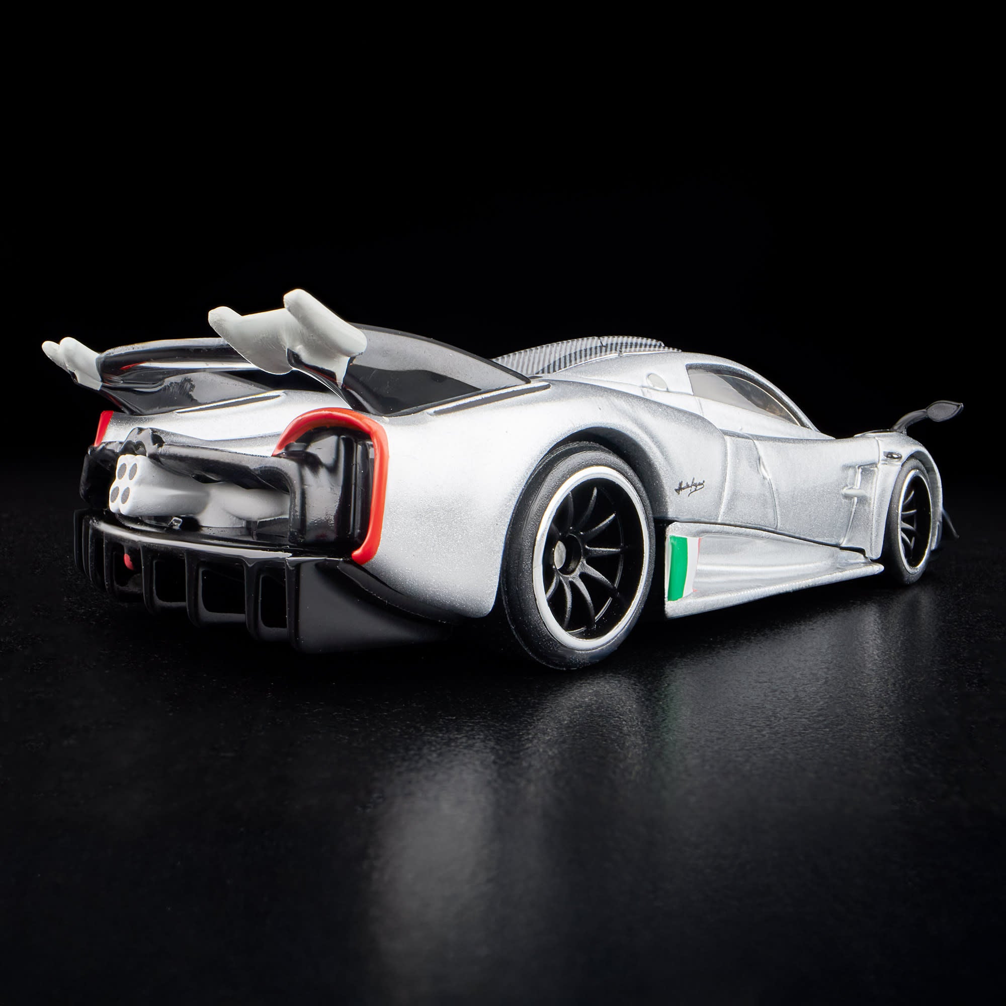 Hot Wheels RLC Exclusive '21 Pagani Huayra R - Image 11