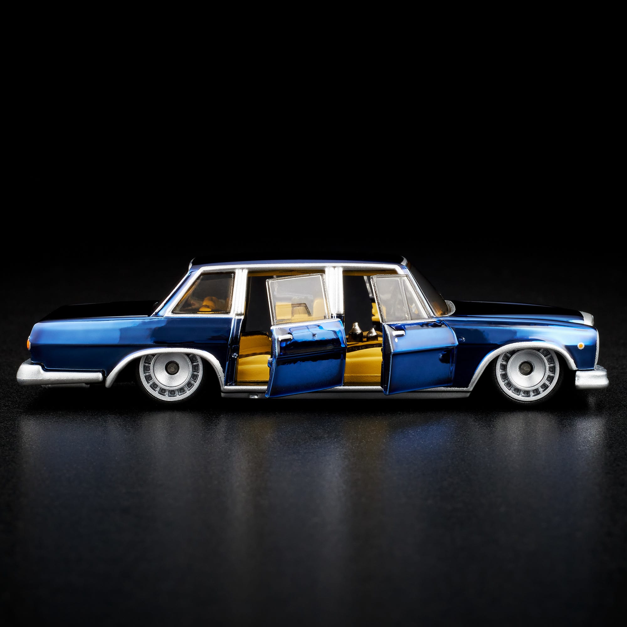 Hot Wheels RLC Exclusive 1964 Mercedes-Benz 600 - Image 10