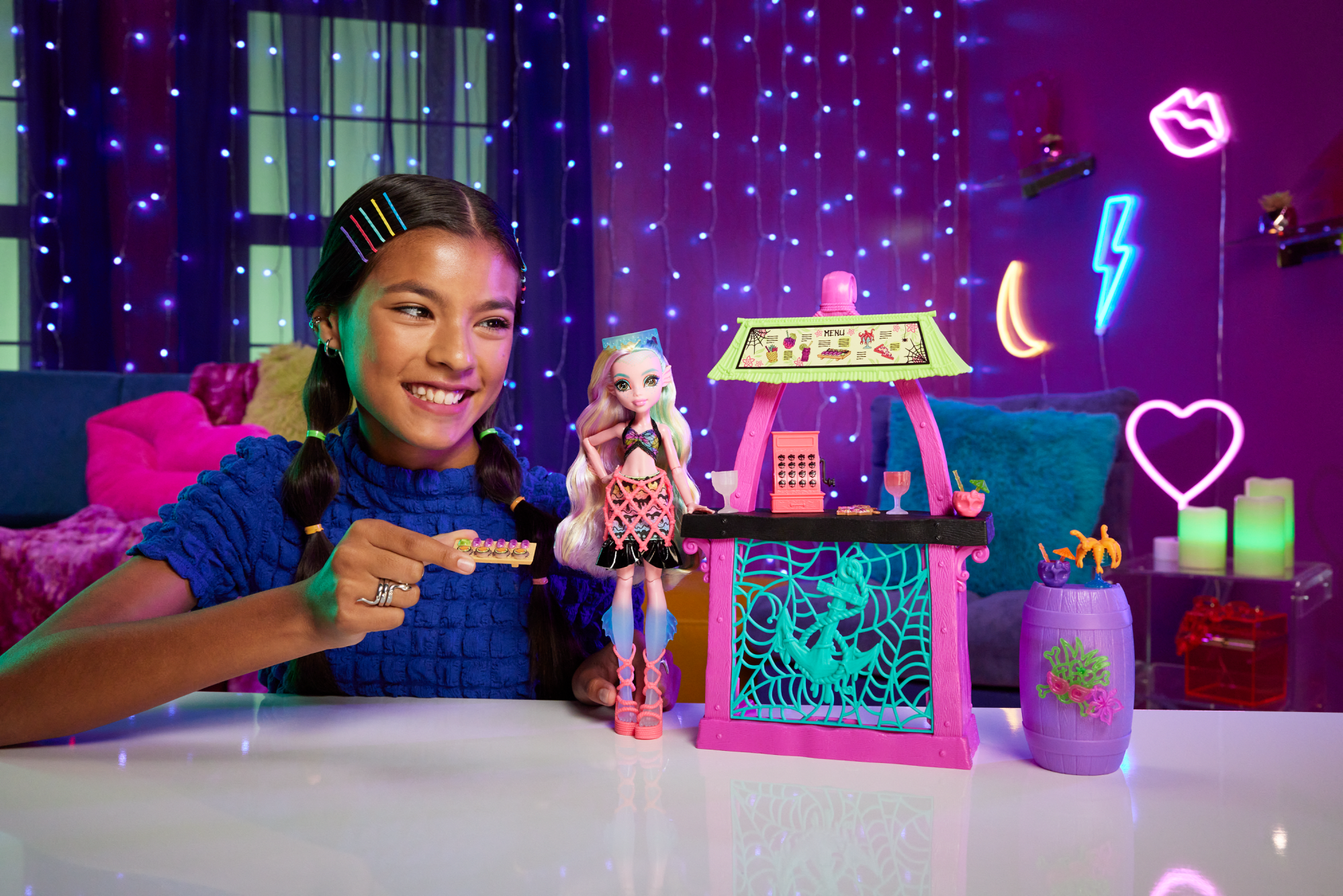 Monster High Lagoona Blue Fashion Doll And Playset. Scare-Adise Island Snack Shack With Food Accessories - Image 2